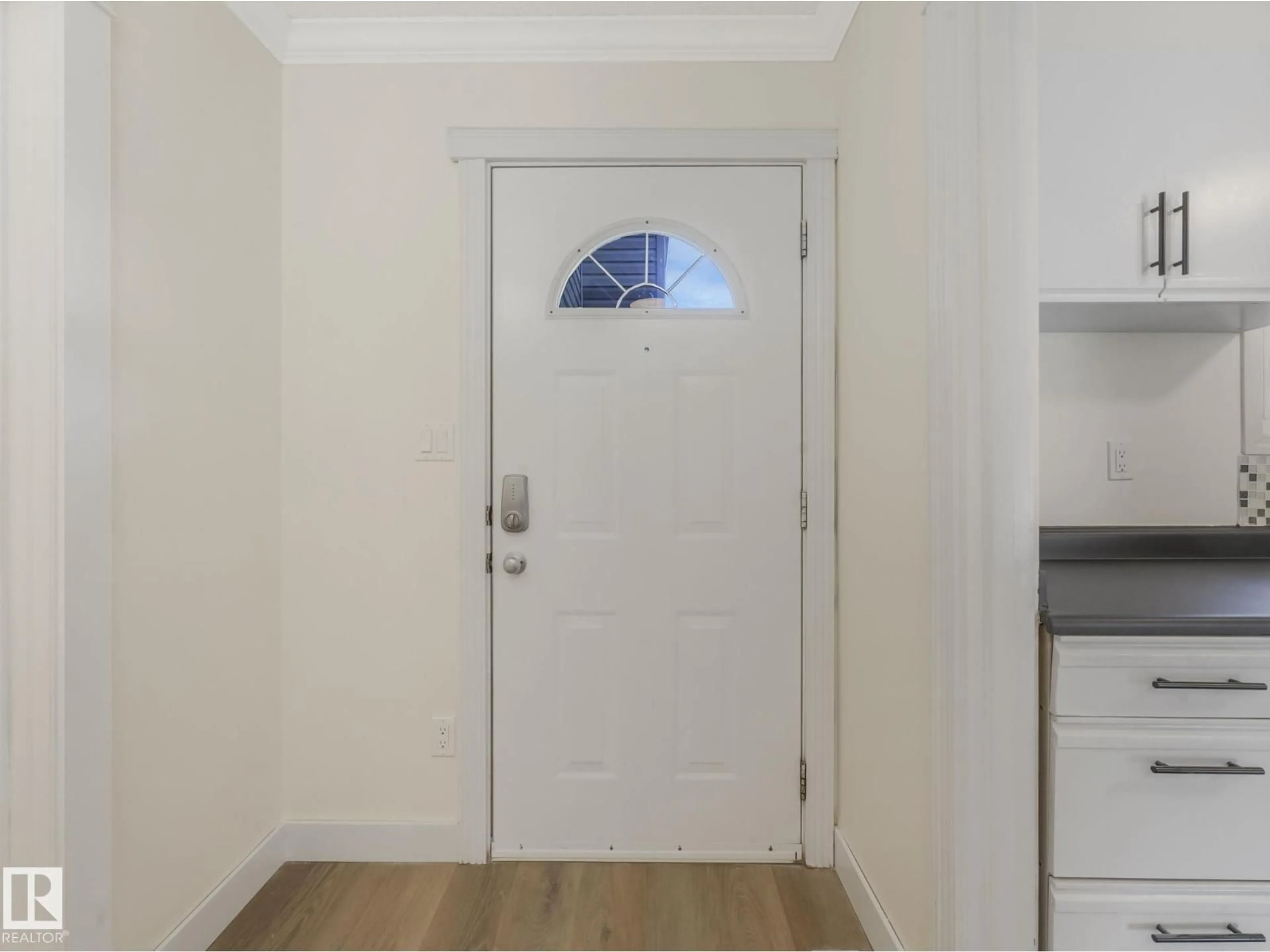 Indoor entryway for 17010 100 ST, Edmonton Alberta T5X5E1
