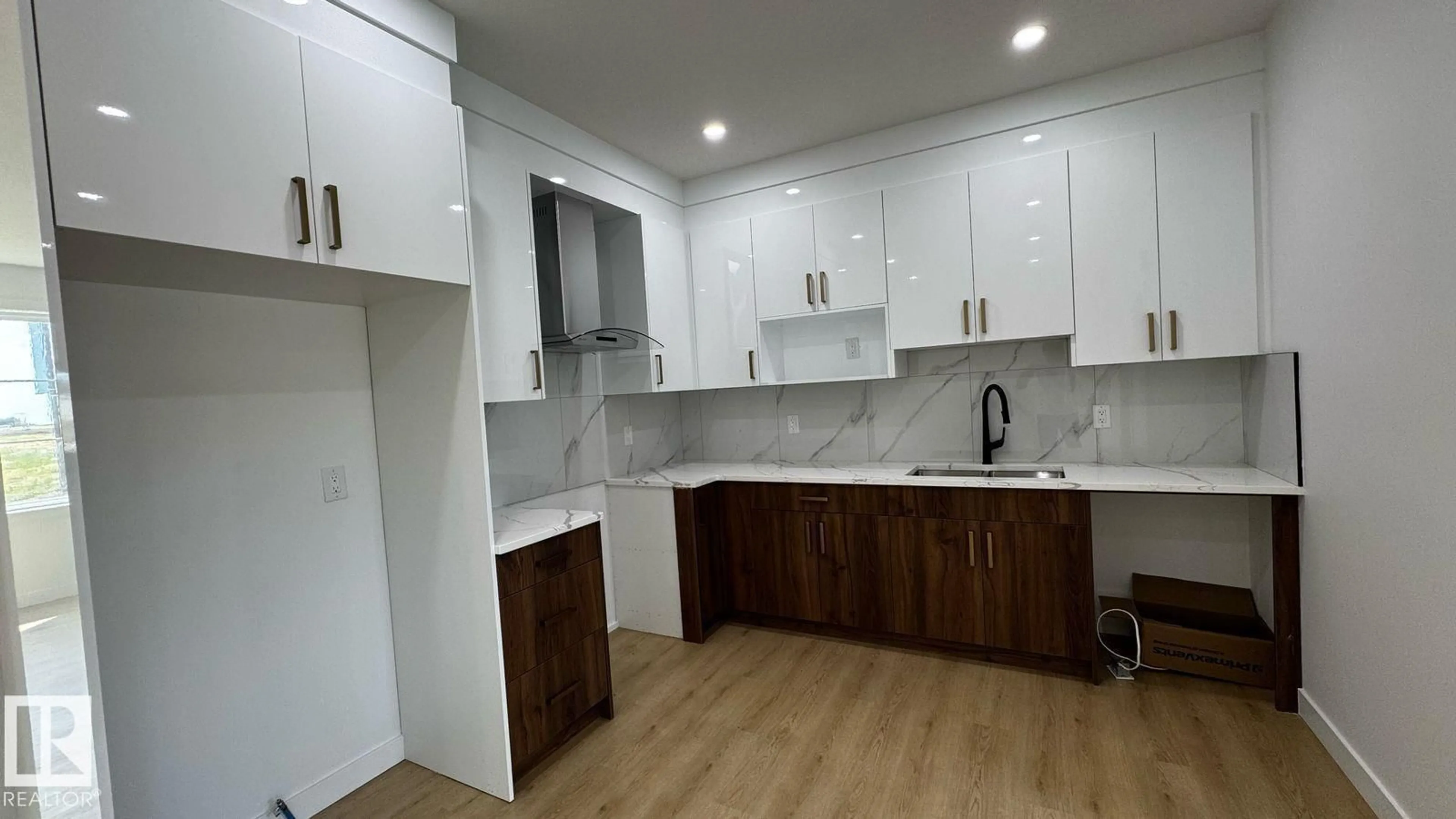 Open concept kitchen, unknown for 3608 39 AVE AV, Beaumont Alberta T4X2C5