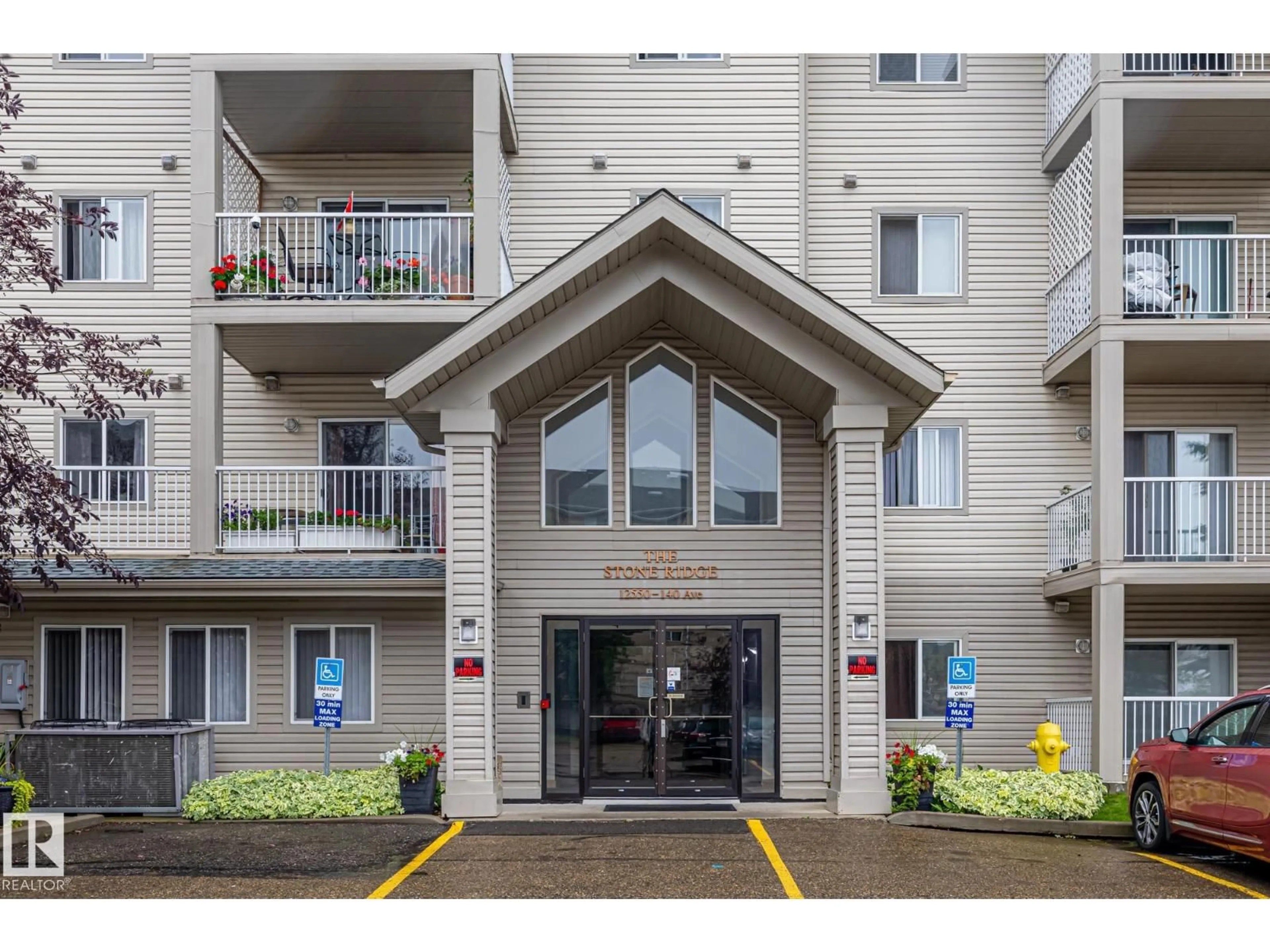 Indoor foyer for #308 - 12550 140 AV, Edmonton Alberta T5X6J4