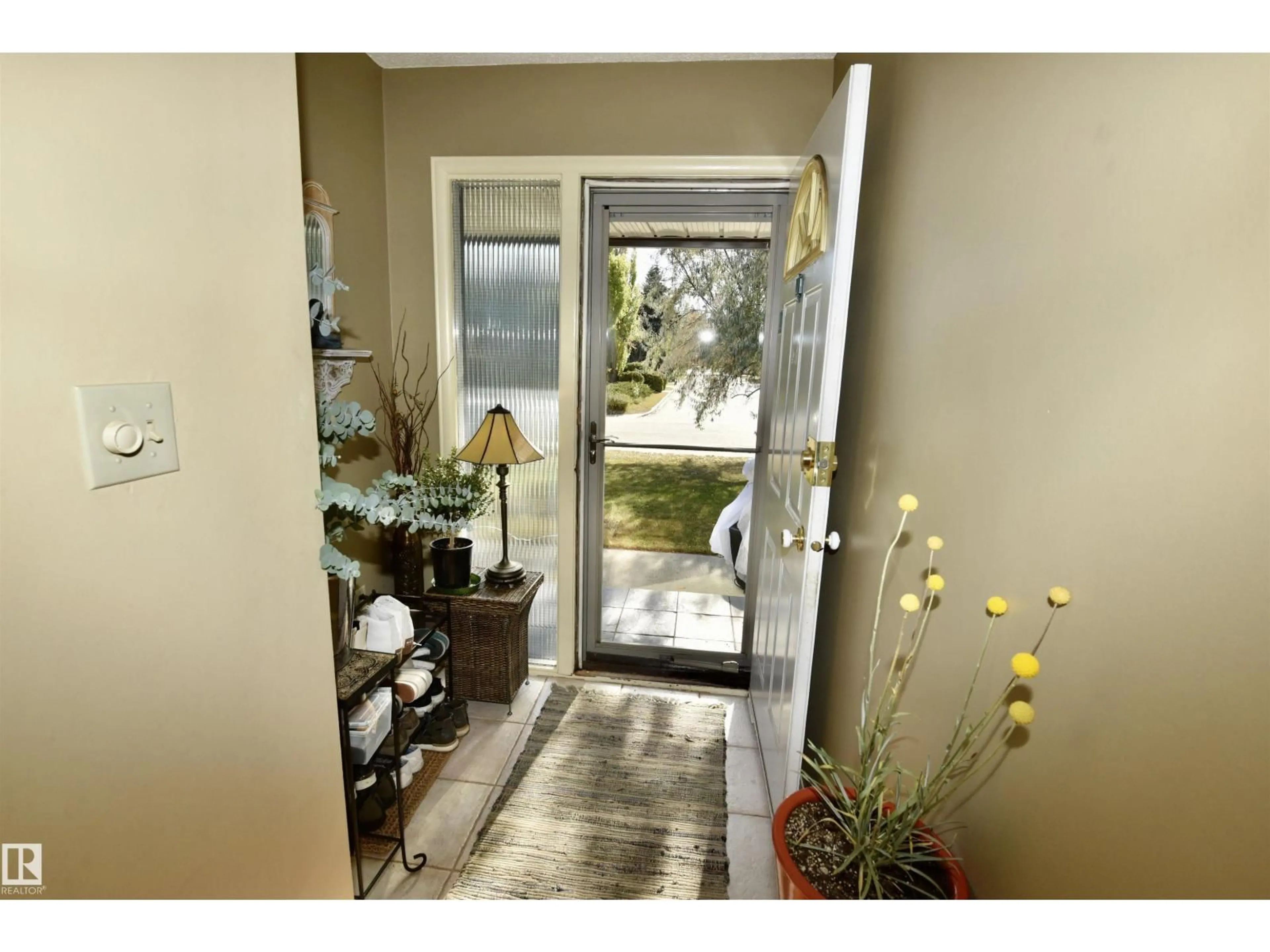Indoor entryway for NW - 13910 101A AV, Edmonton Alberta T5N0L2