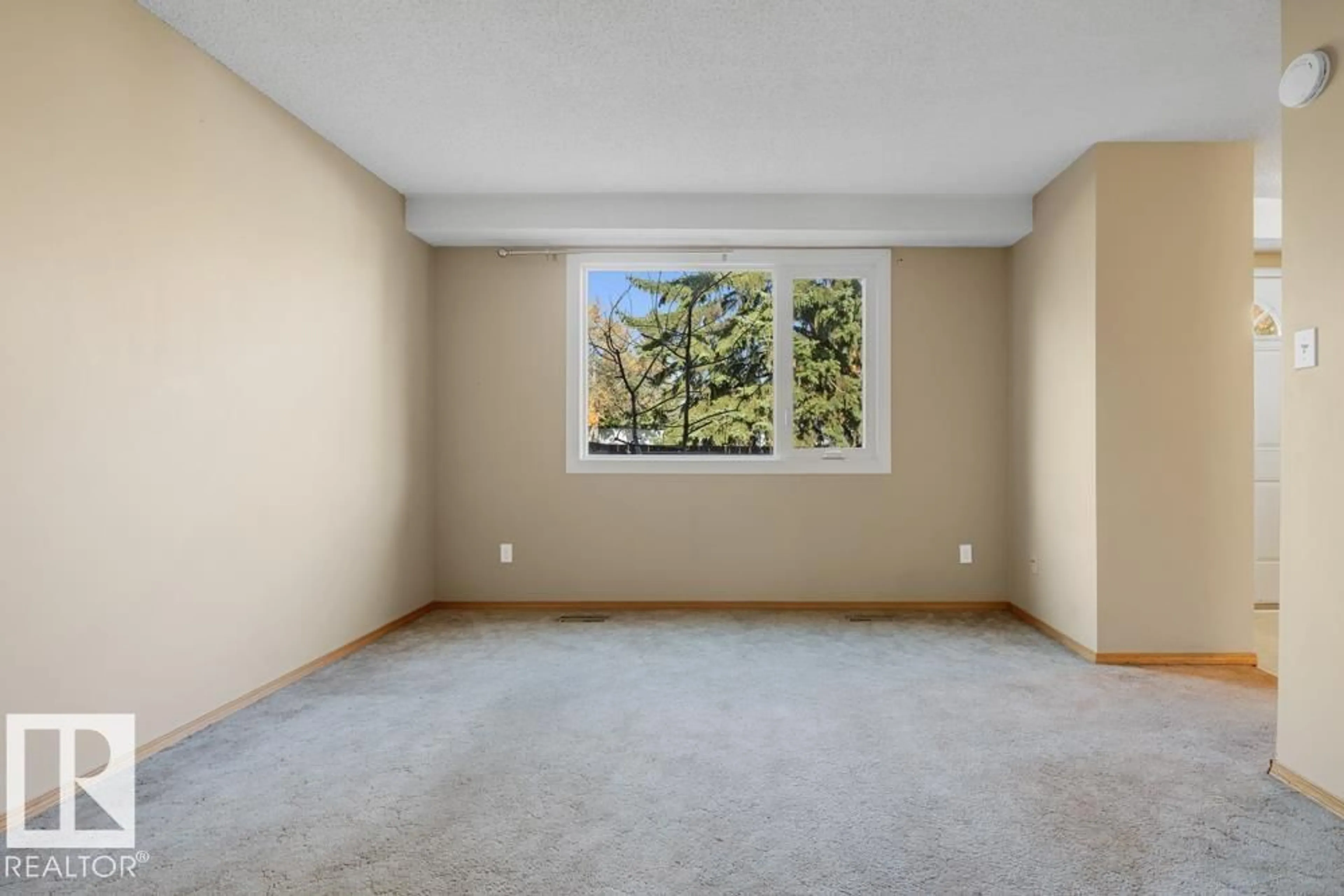 A pic of a room for NW - 5418 144B AV, Edmonton Alberta T5A3N3