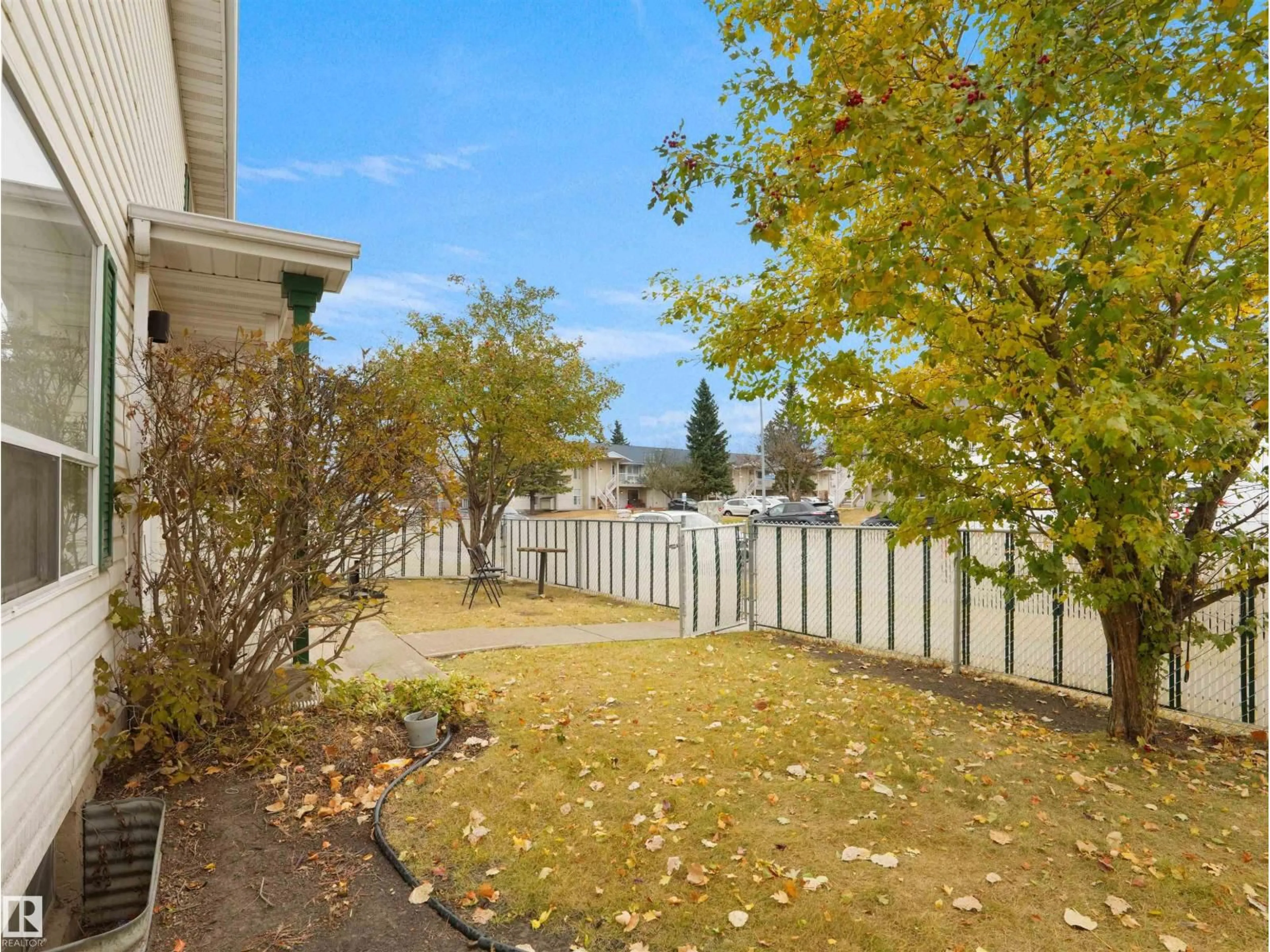 Unknown for 1608 MILL WOODS RD E, Edmonton Alberta T6L6W4