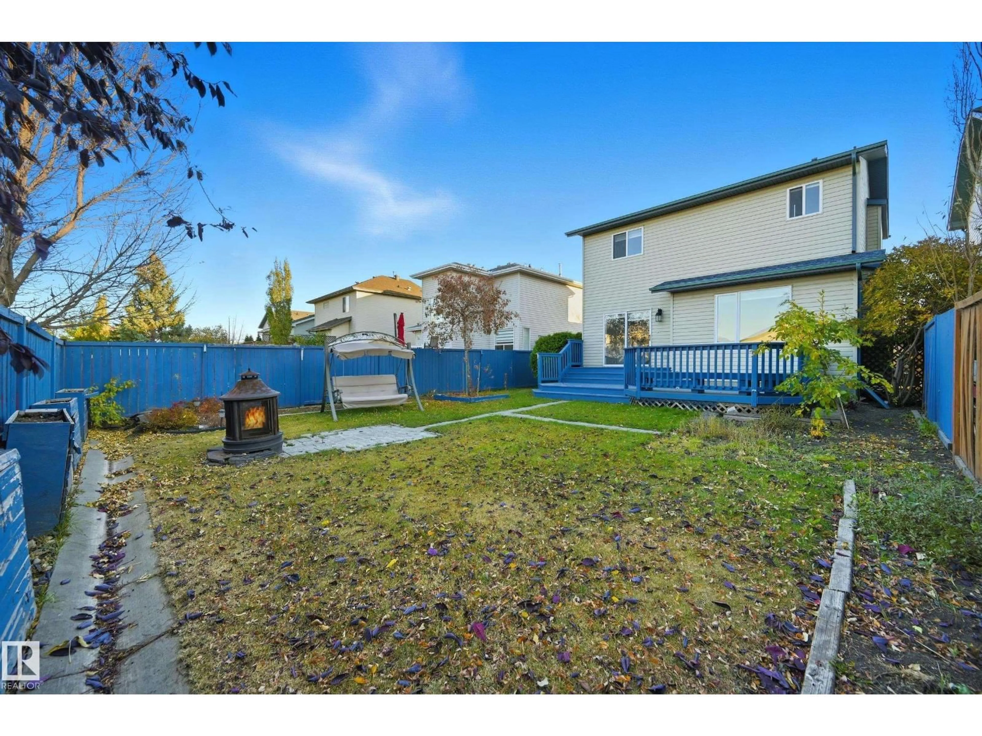 A pic from outside/outdoor area/front of a property/back of a property/a pic from drone, street for NW - 336 WILD ROSE WY, Edmonton Alberta T6T1P3