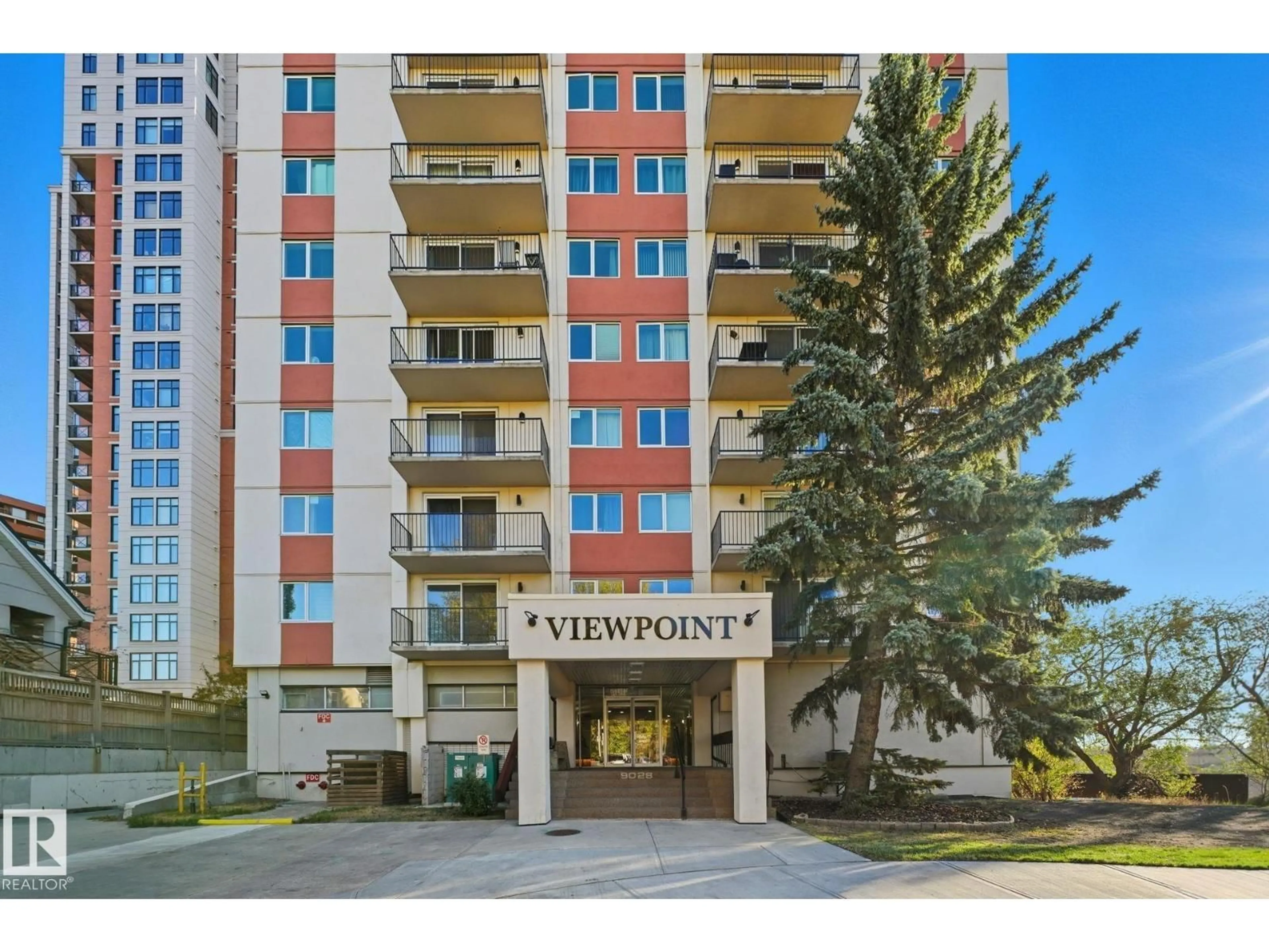 Indoor foyer for 9028 - 205 JASPER AV, Edmonton Alberta T5H3Y6