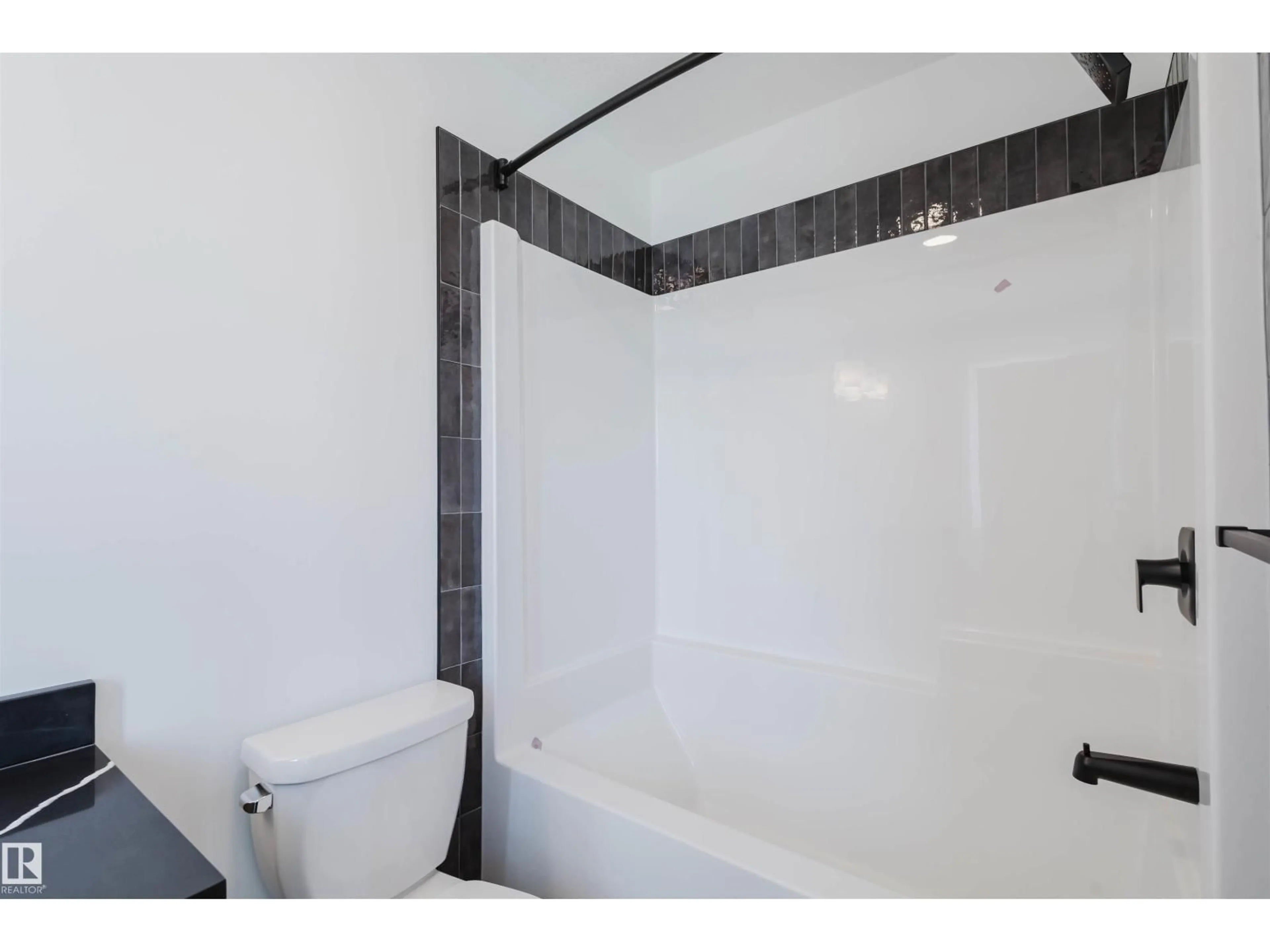 Standard bathroom, ceramic/tile floor for 2138 CROSSBILL LN, Edmonton Alberta T5S0W4