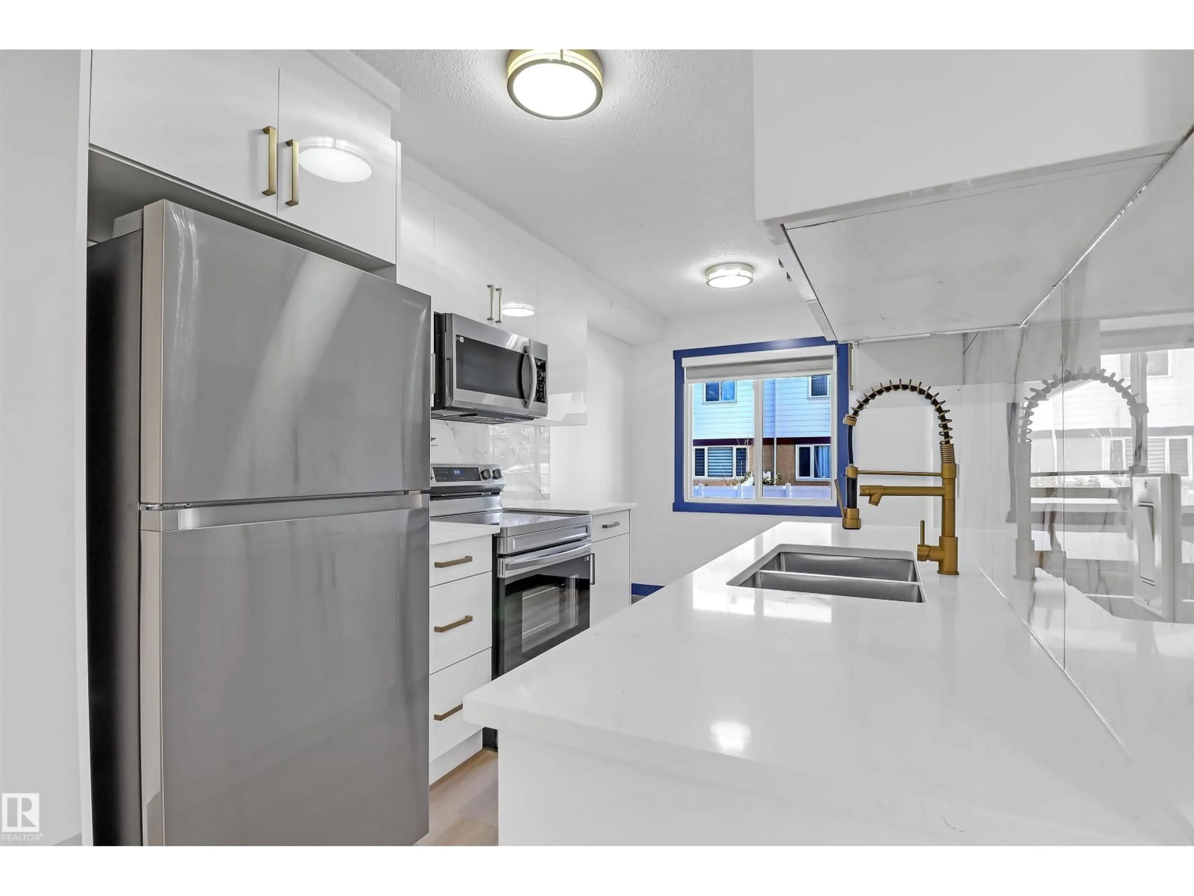 Standard kitchen, ceramic/tile floor for NW NW - 2D TWIN TC, Edmonton Alberta T6K1V4