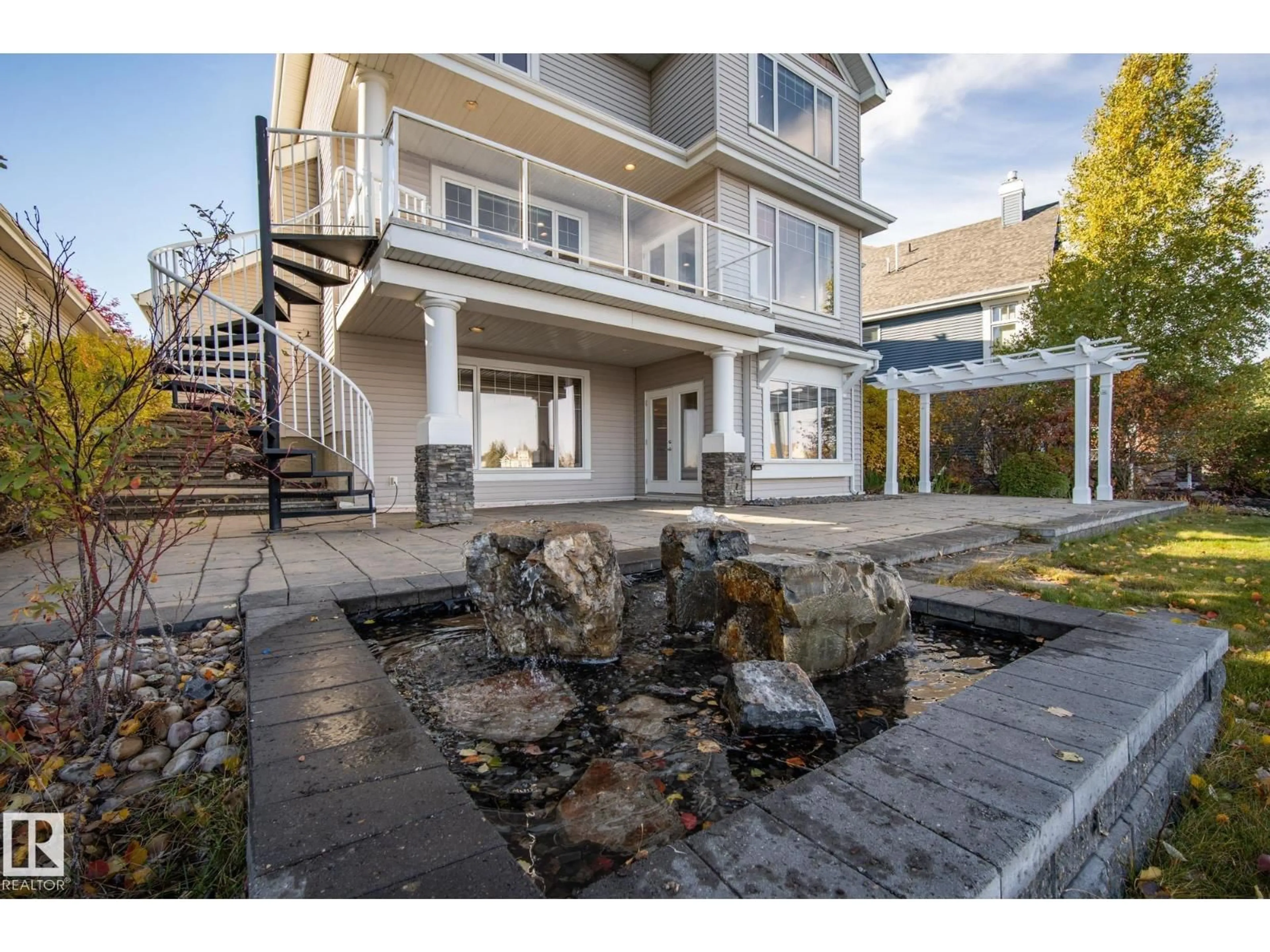 Patio, unknown for 9016 16 AV, Edmonton Alberta T6X1B2