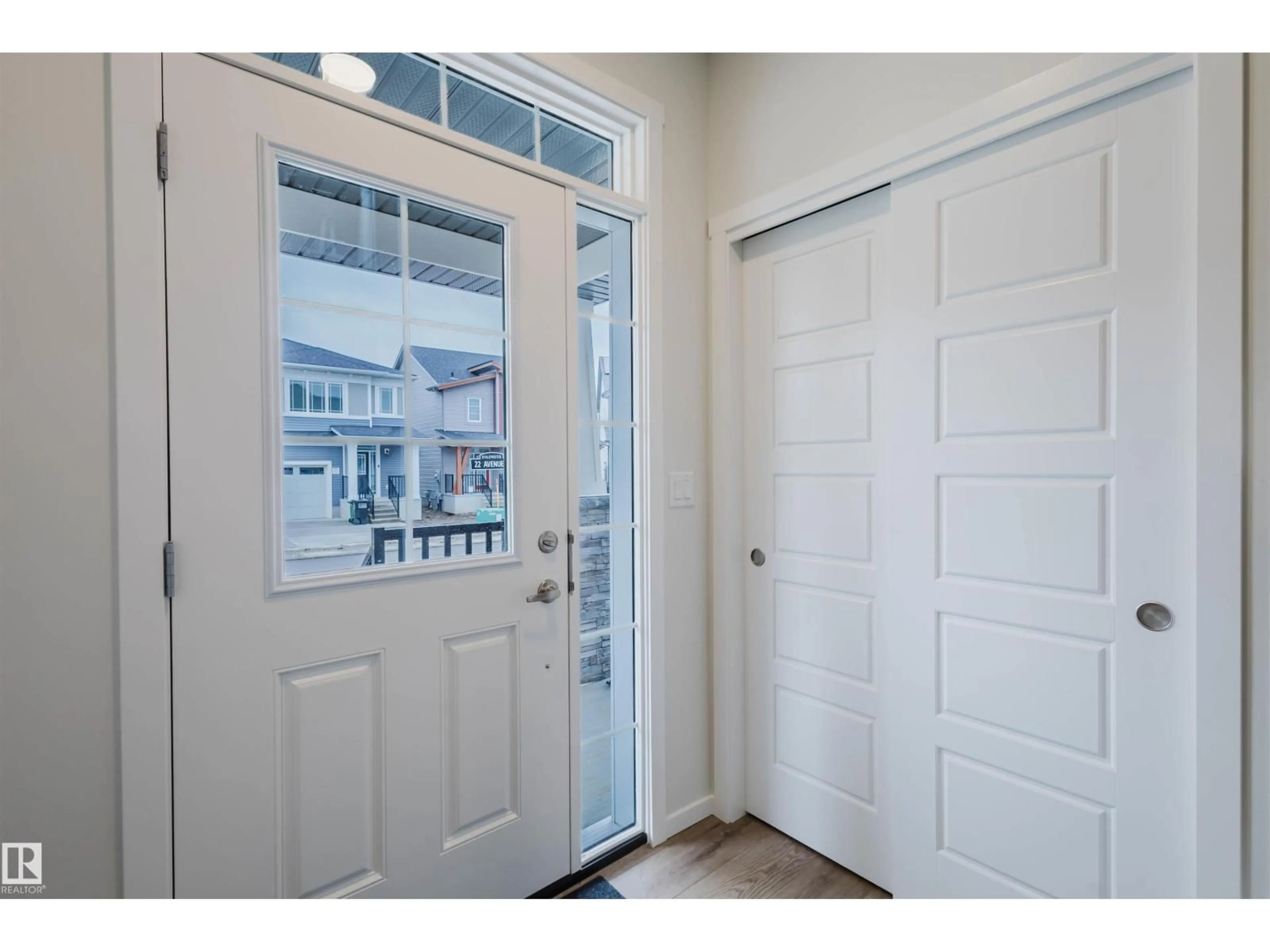 Indoor entryway for 2031 209 ST, Edmonton Alberta T6M2X6
