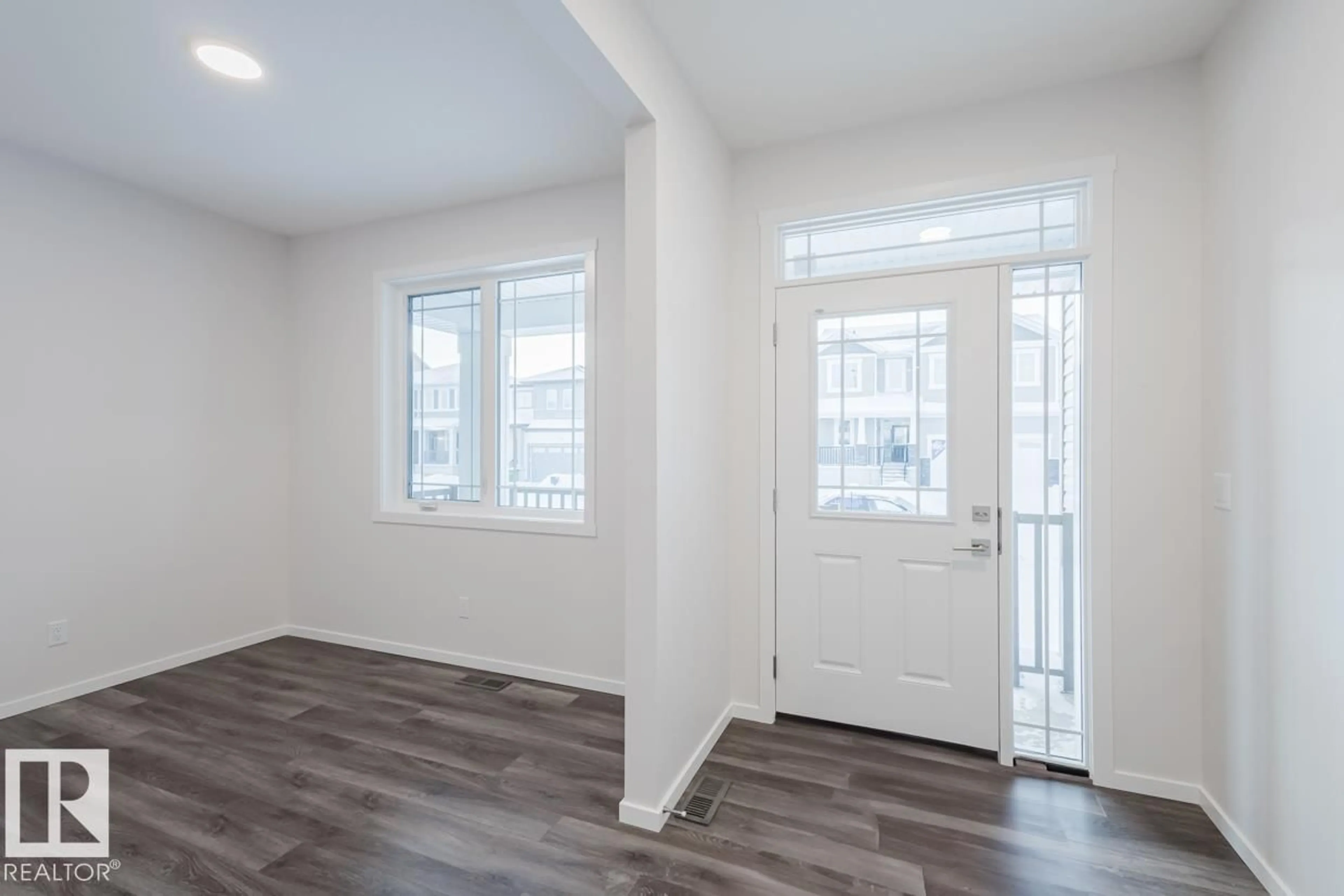 Indoor entryway for NW - 2027 209 ST, Edmonton Alberta T6M2P5