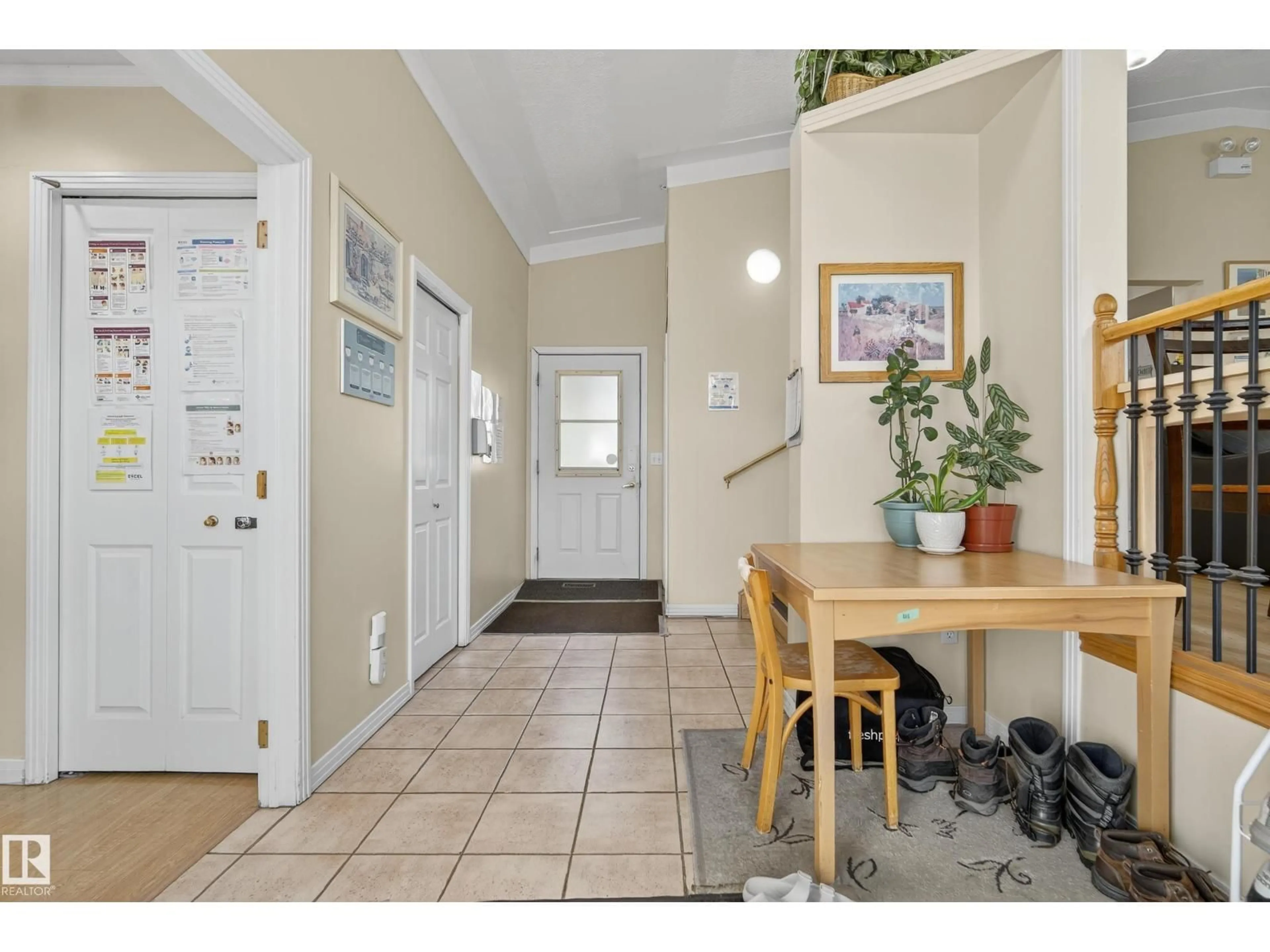 Indoor entryway for NW - 9823 142 ST, Edmonton Alberta T5N2N3