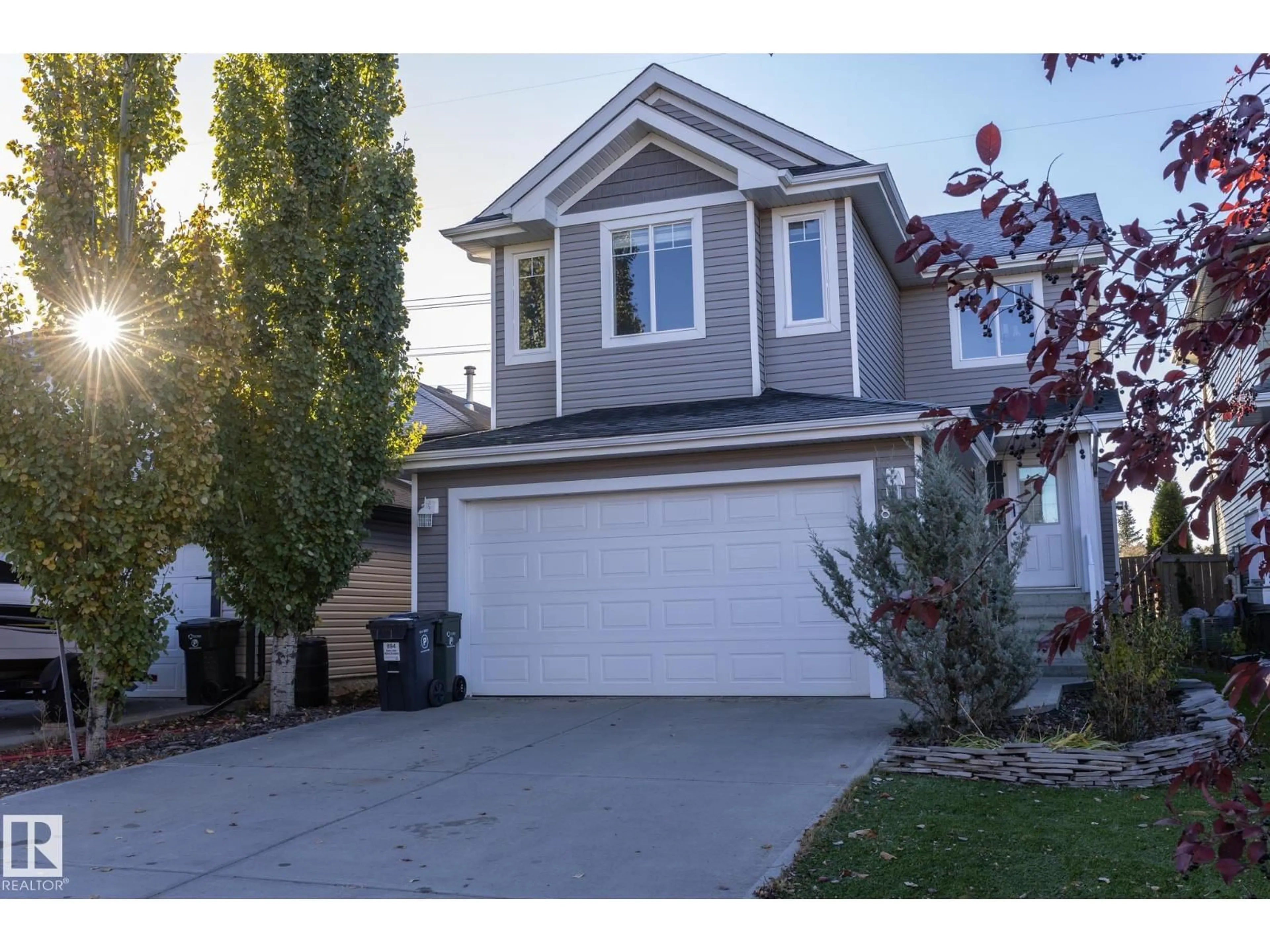 Home with vinyl exterior material, street for 894 OAKLAND BV, Devon Alberta T9G2E5