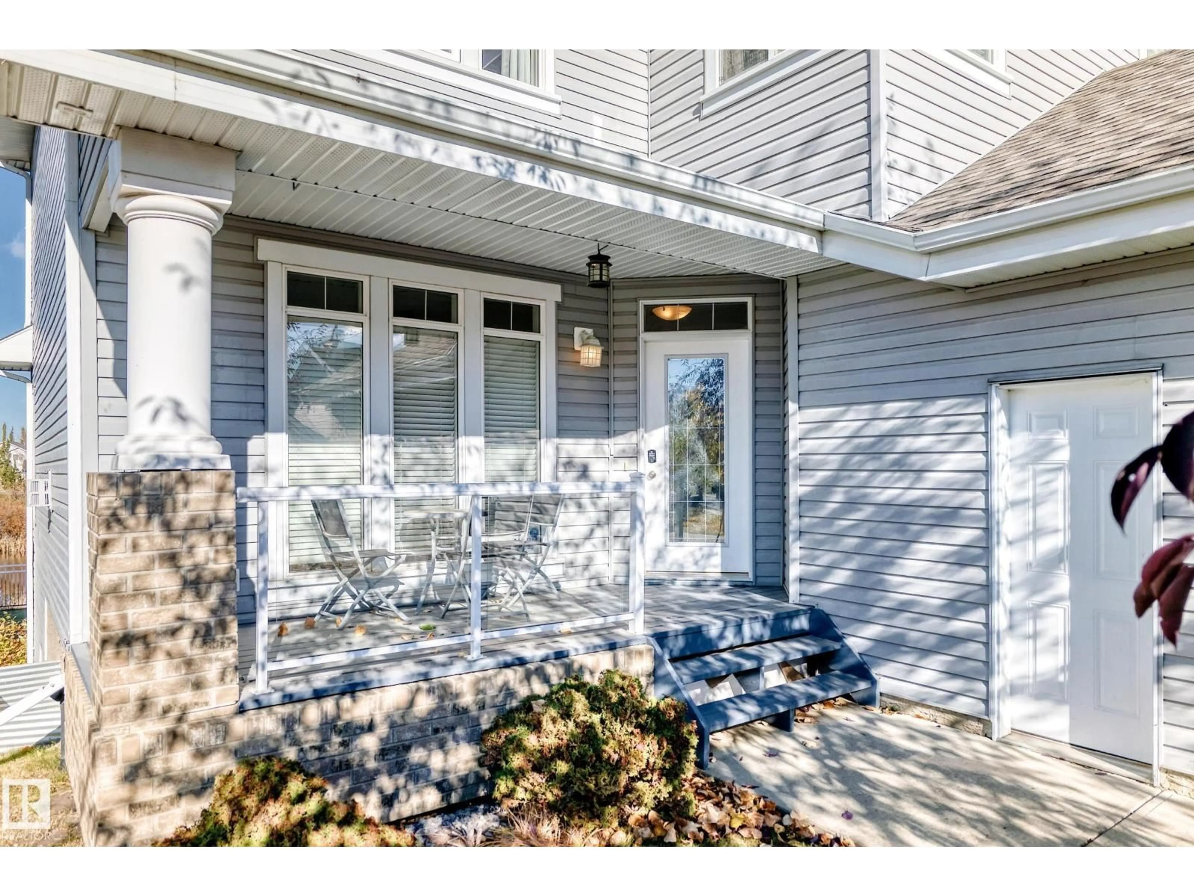 Indoor entryway for 569 STEWART CR, Edmonton Alberta T6X1B6