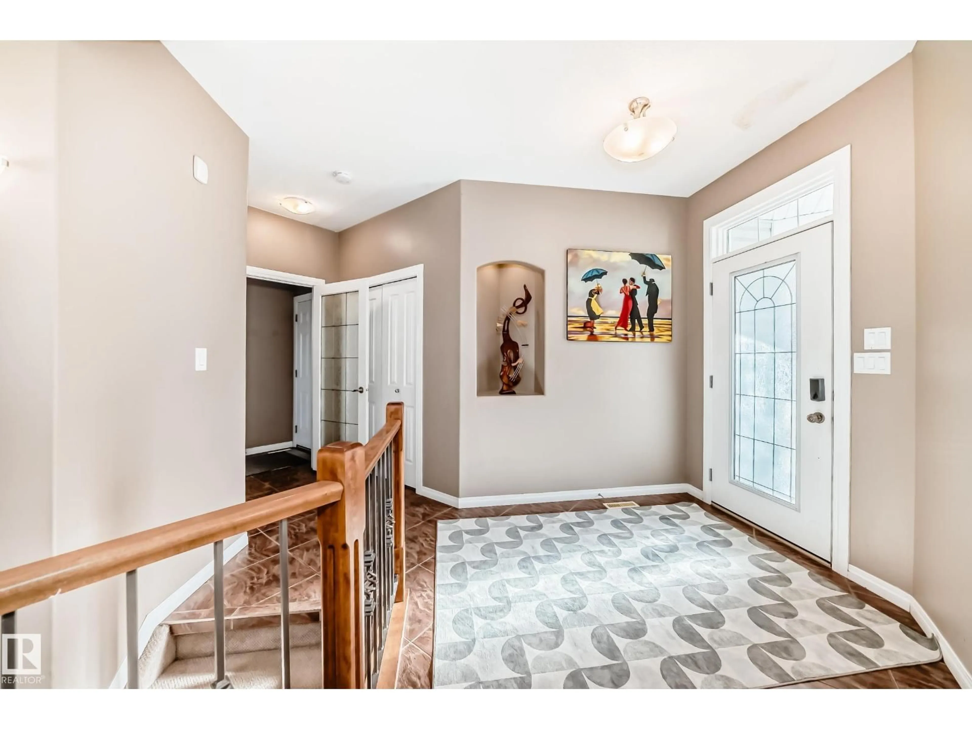 Indoor entryway for 569 STEWART CR, Edmonton Alberta T6X1B6
