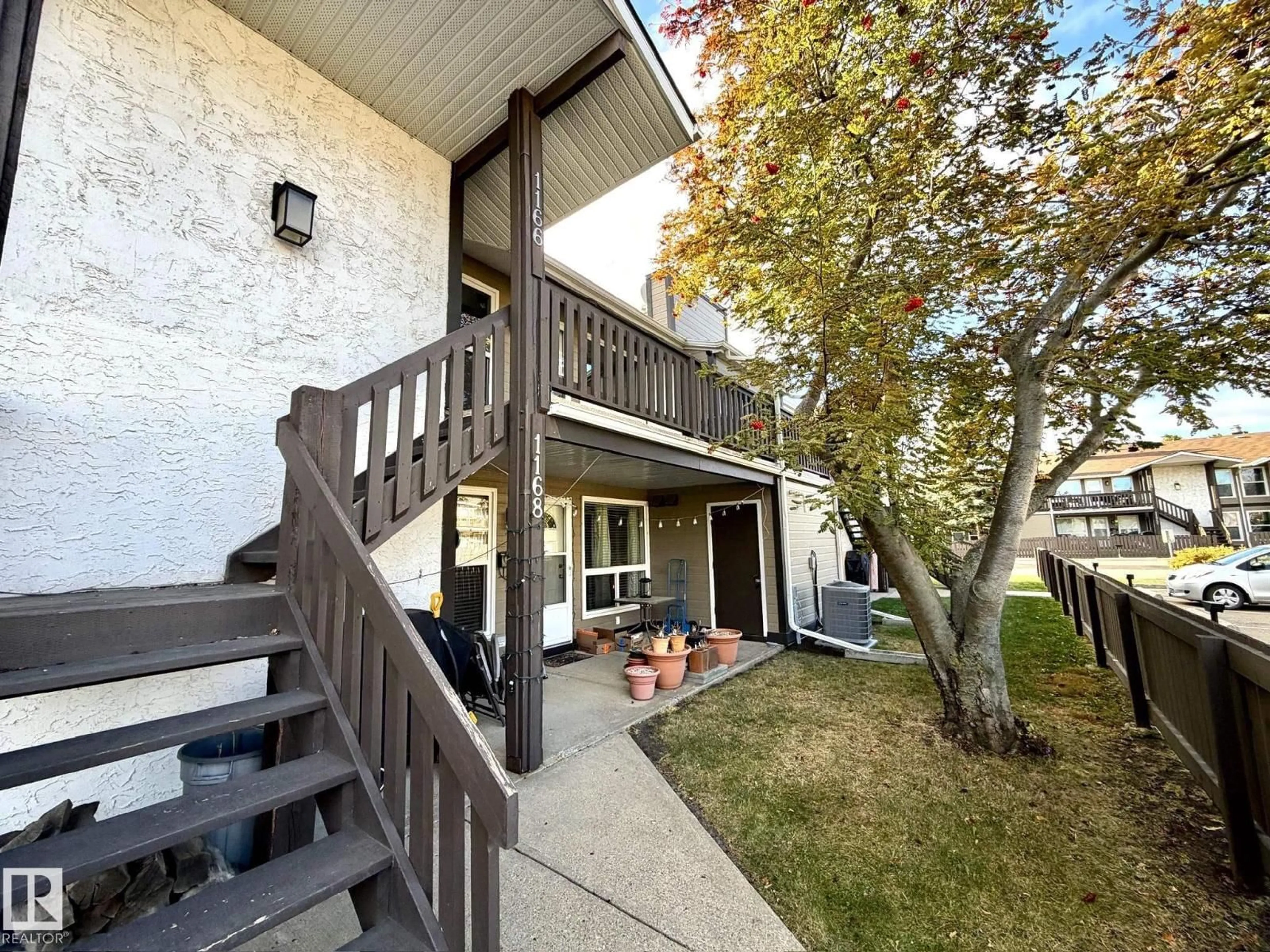 Patio, unknown for 1166 SADDLEBACK RD, Edmonton Alberta T6J4Z4