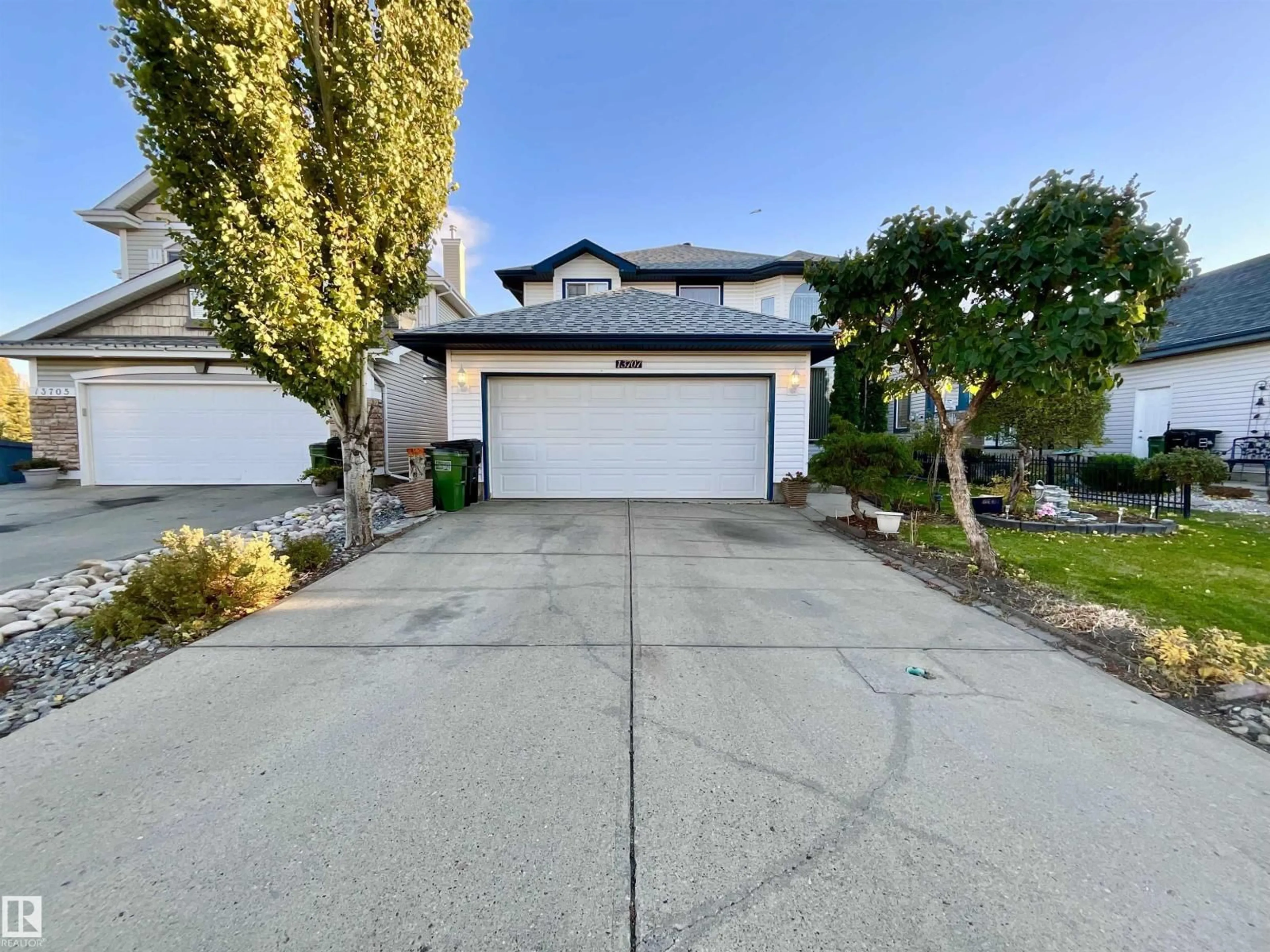 A pic from outside/outdoor area/front of a property/back of a property/a pic from drone, street for 13707 149 AV, Edmonton Alberta T6V1R2