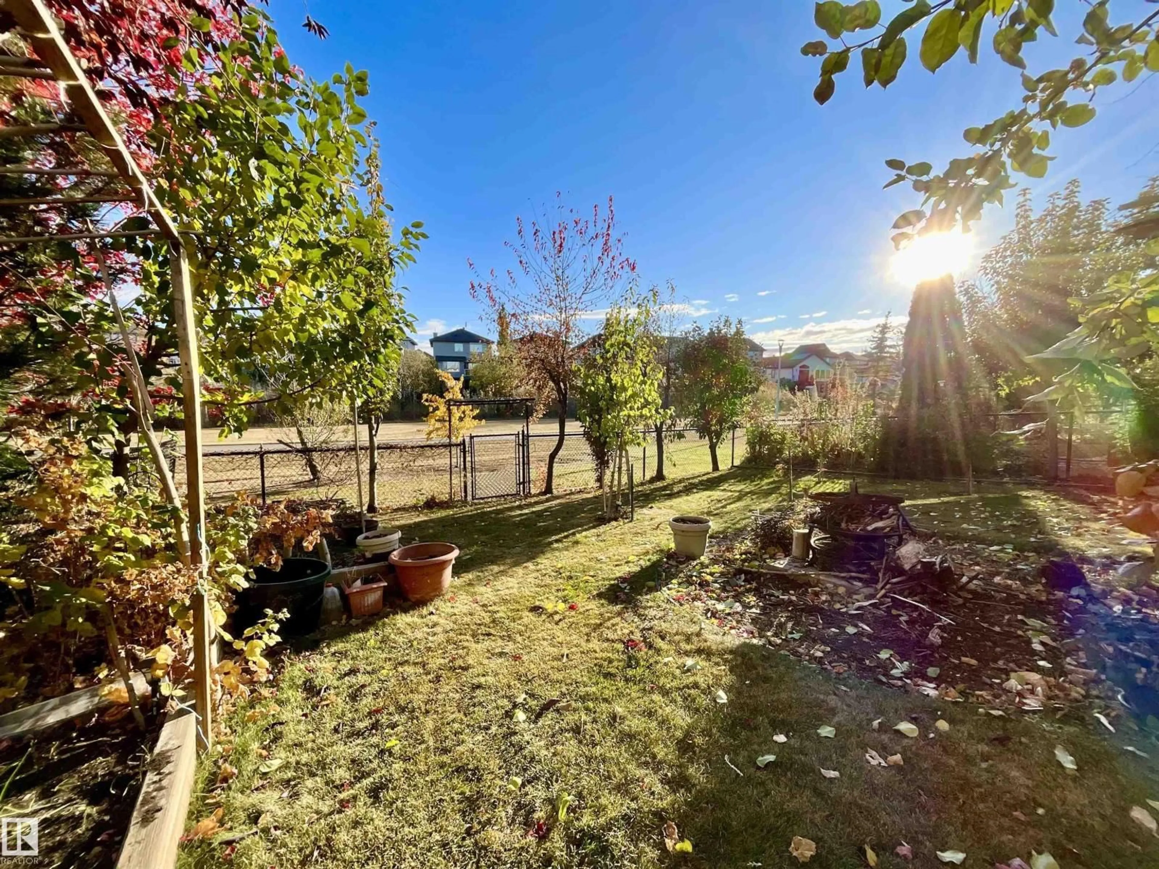 A pic from outside/outdoor area/front of a property/back of a property/a pic from drone, unknown for 13707 149 AV, Edmonton Alberta T6V1R2