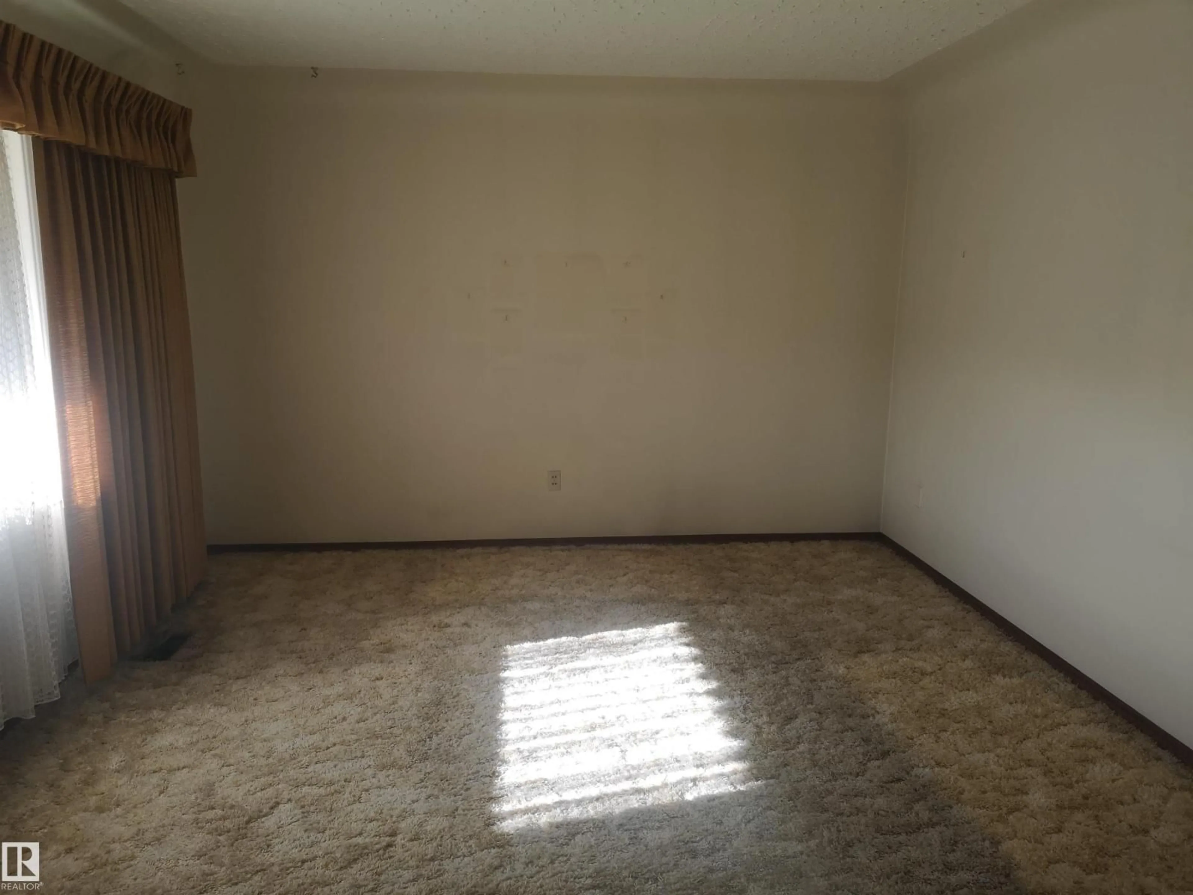 A pic of a room for 9636 63 AV, Edmonton Alberta T6E0G5