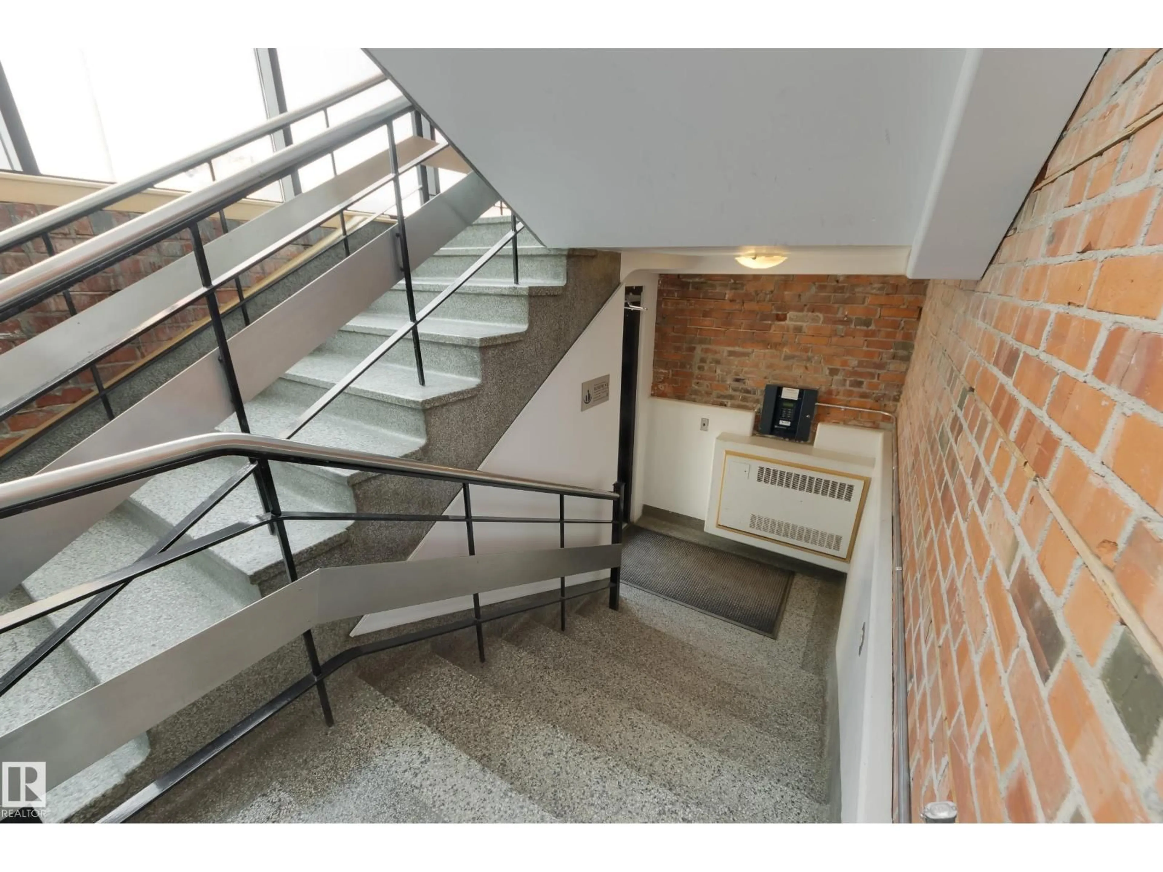 Indoor foyer for #104 - 10265 107 ST, Edmonton Alberta T5J5G2