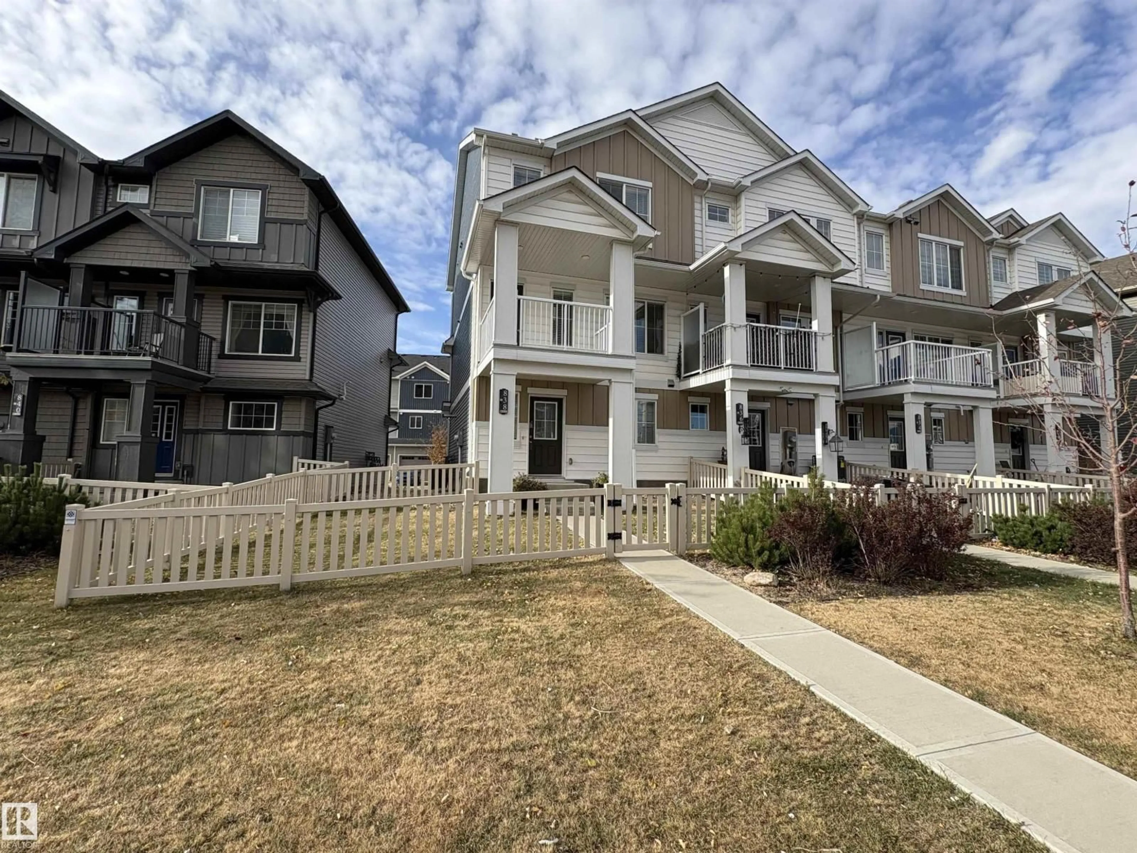 A pic from outside/outdoor area/front of a property/back of a property/a pic from drone, unknown for 838 DANIELS WY, Edmonton Alberta T6W4C8