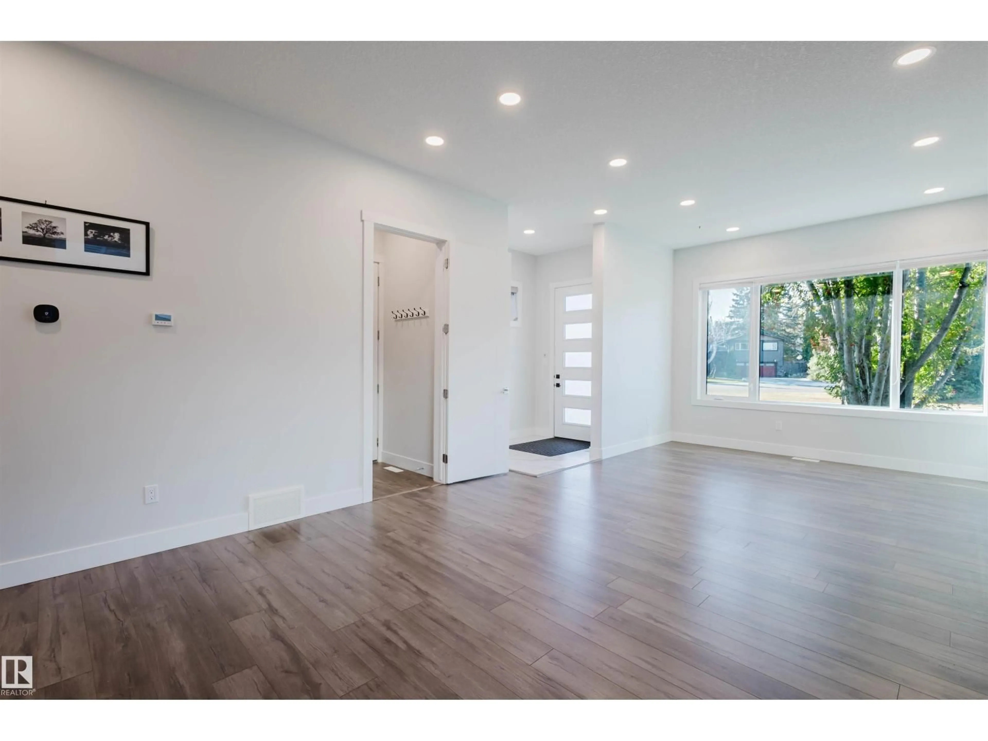 Indoor entryway for NW - 6505 124 ST, Edmonton Alberta T6H1B2