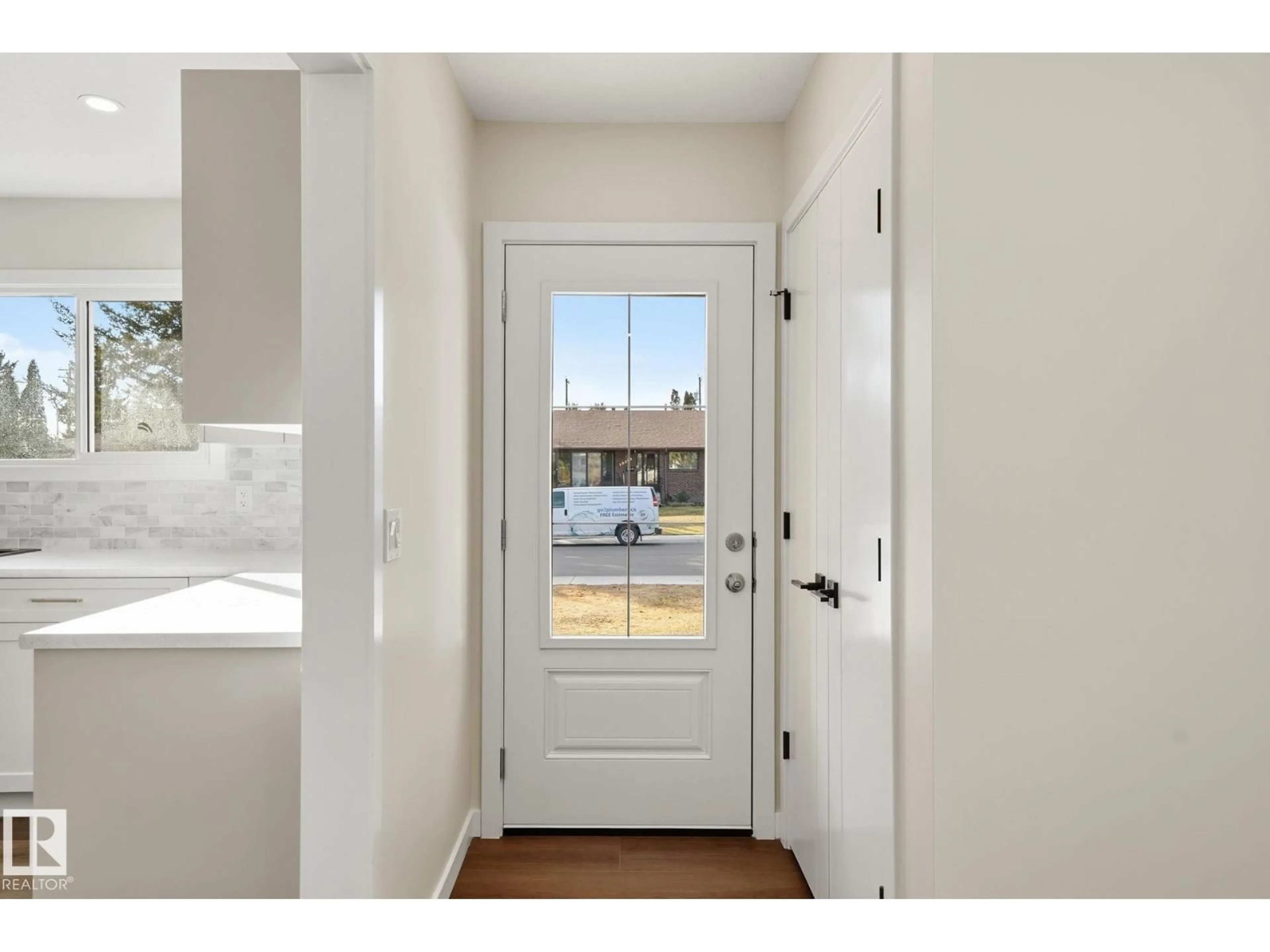 Indoor entryway for 12811 89 ST, Edmonton Alberta T5E3J8