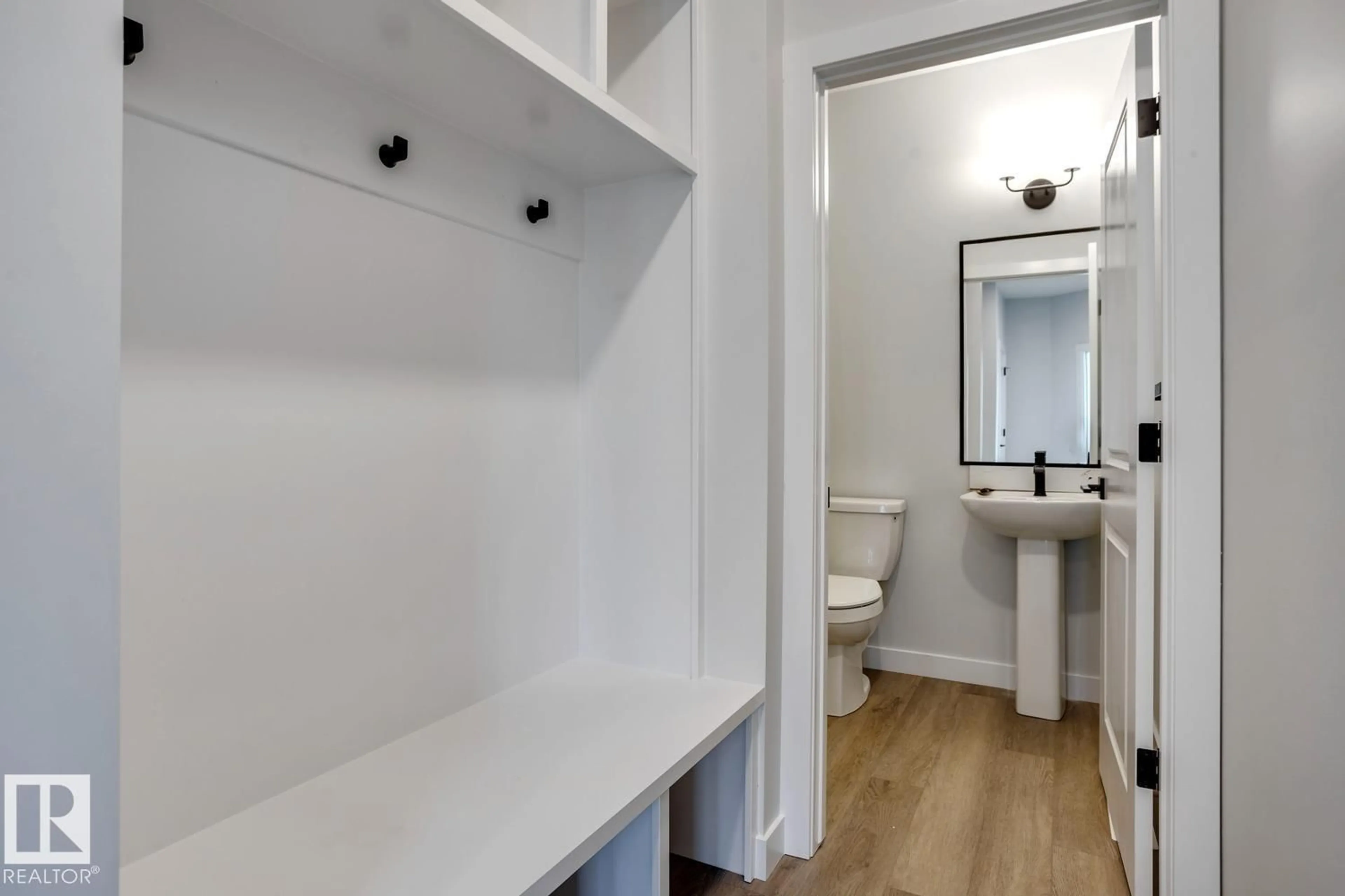 Standard bathroom, unknown for 165 CALEDON CR, Spruce Grove Alberta T7X4E3