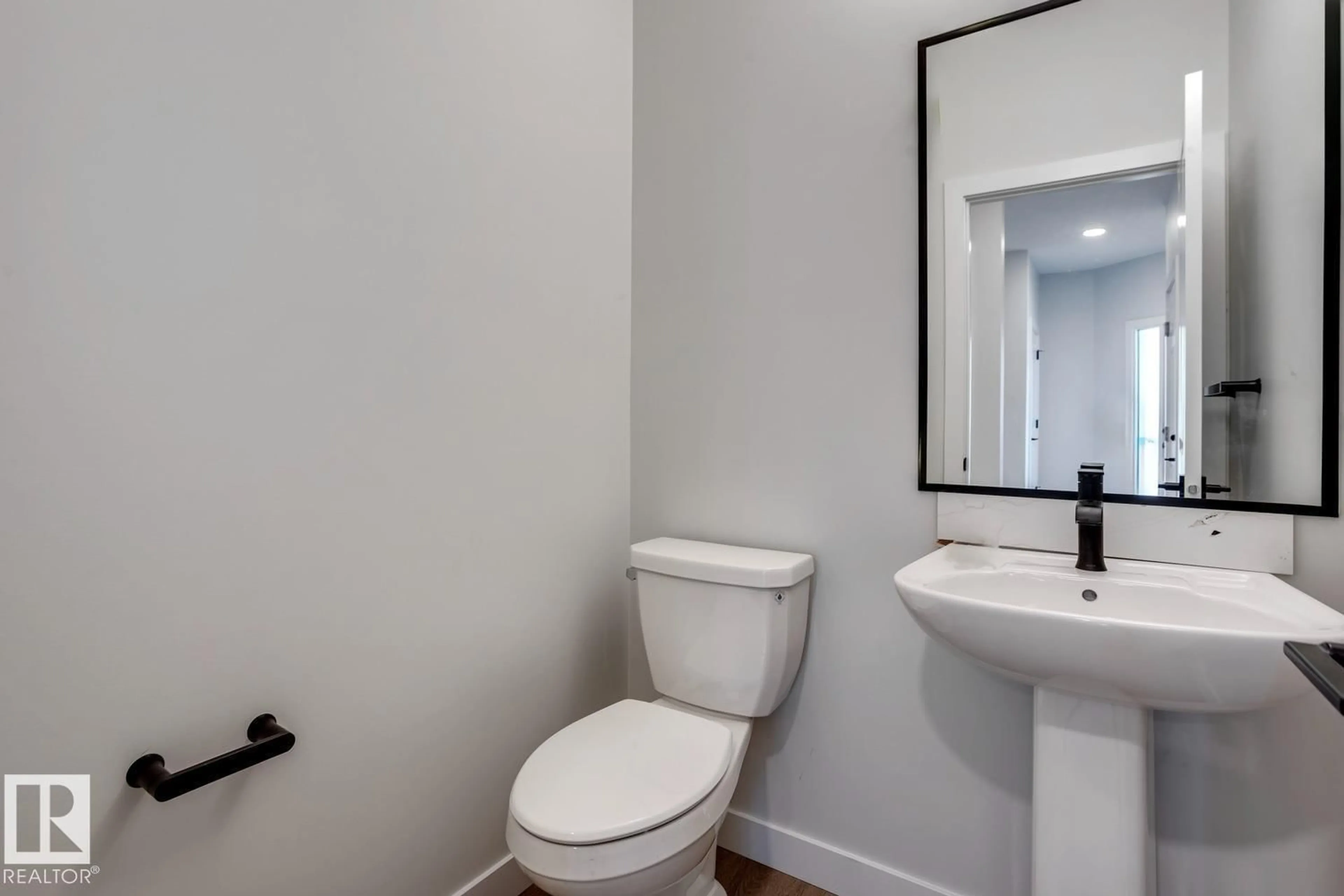 Standard bathroom, unknown for 165 CALEDON CR, Spruce Grove Alberta T7X4E3