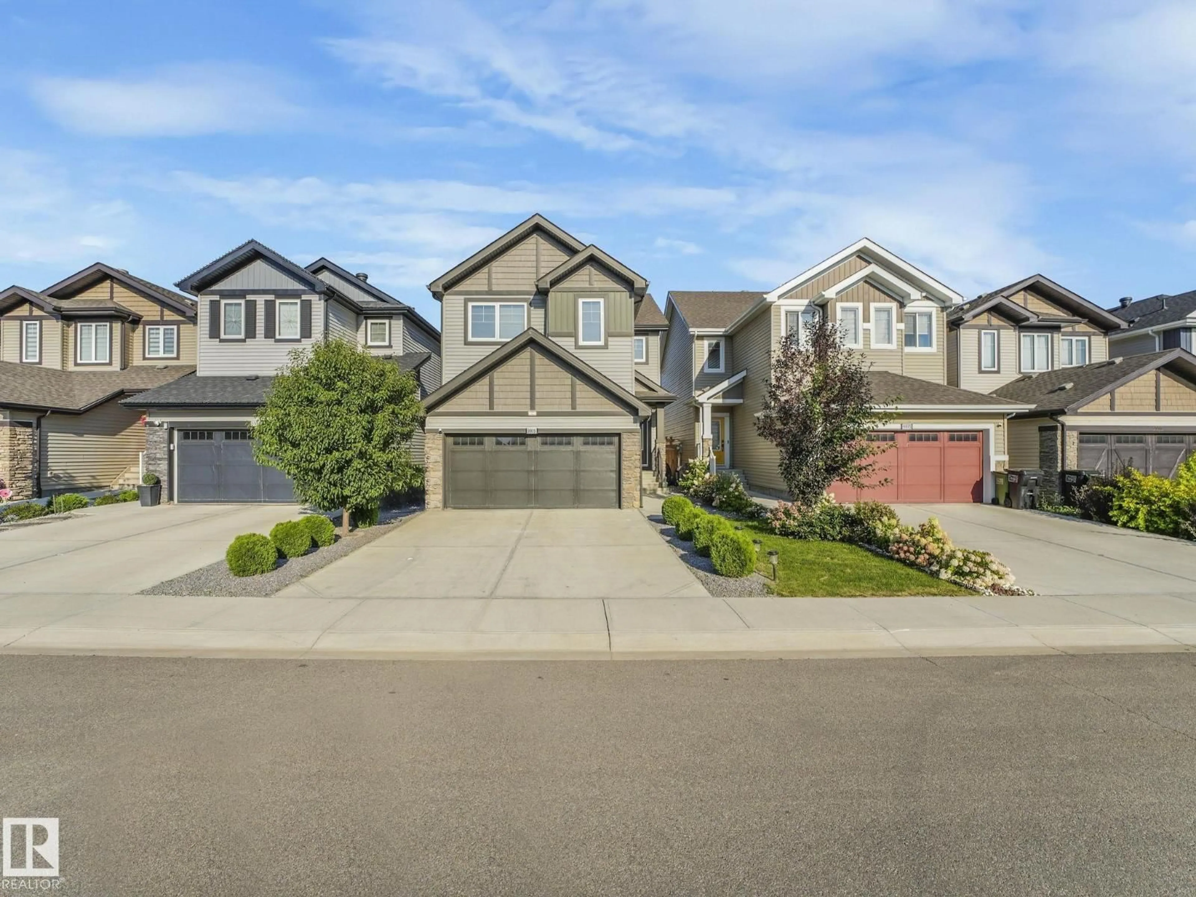 A pic from outside/outdoor area/front of a property/back of a property/a pic from drone, street for NW - 9919 223 ST, Edmonton Alberta T5T7L7