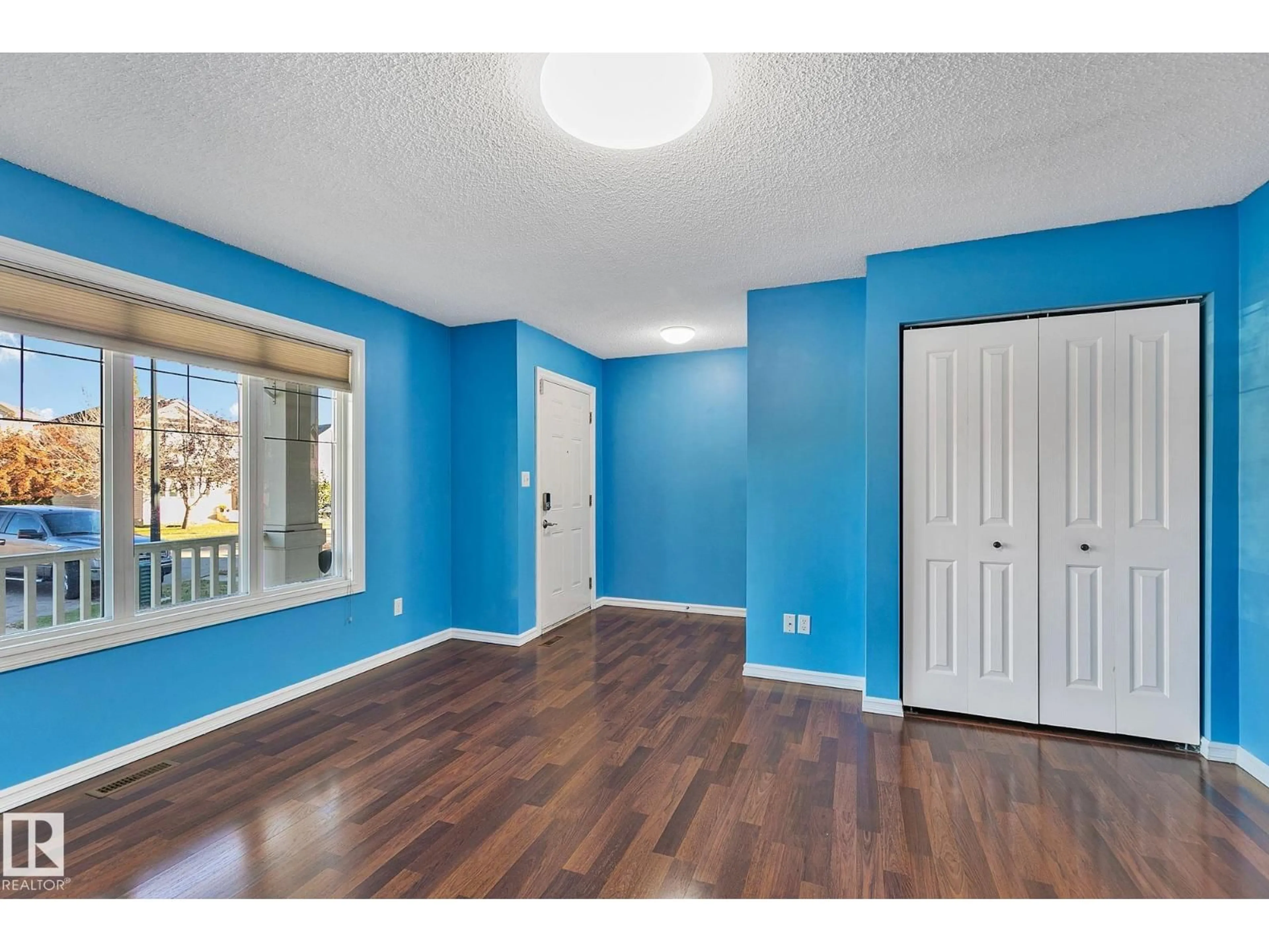 Unknown for 21355 91 AV, Edmonton Alberta T5T6Y9