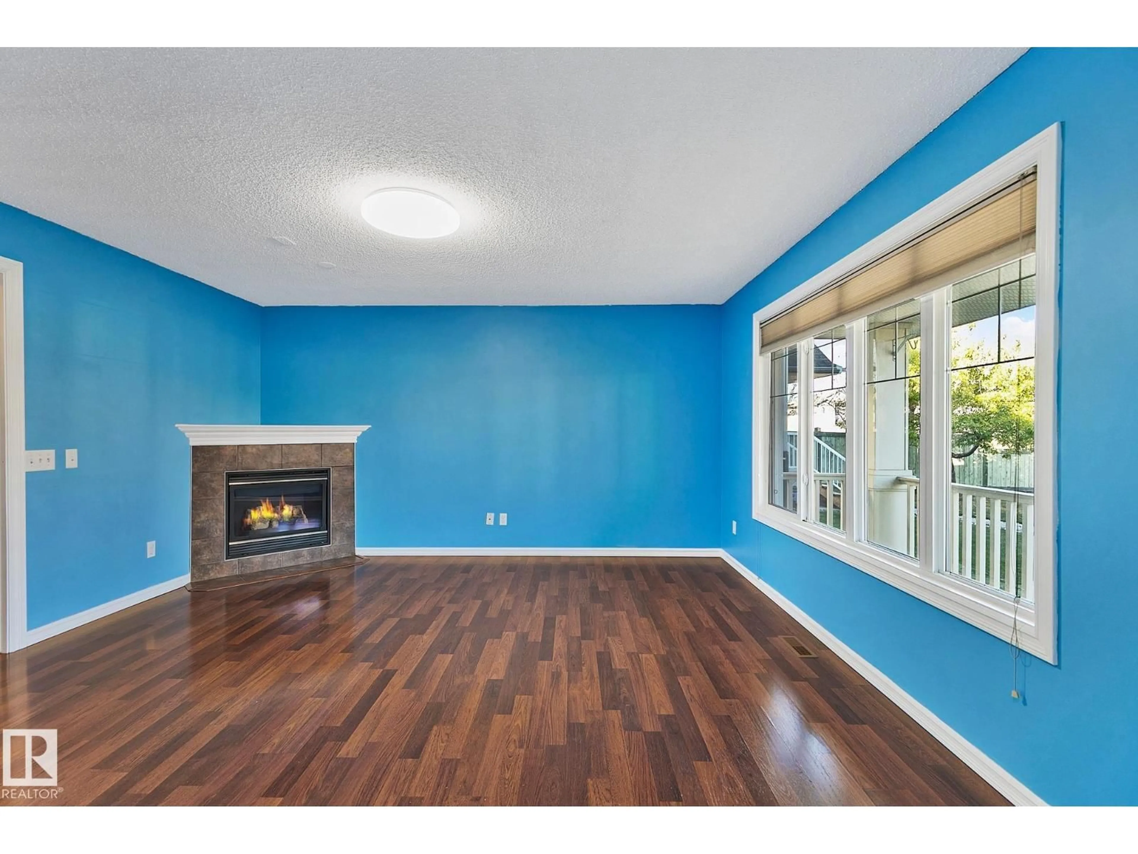 A pic of a room for 21355 91 AV, Edmonton Alberta T5T6Y9