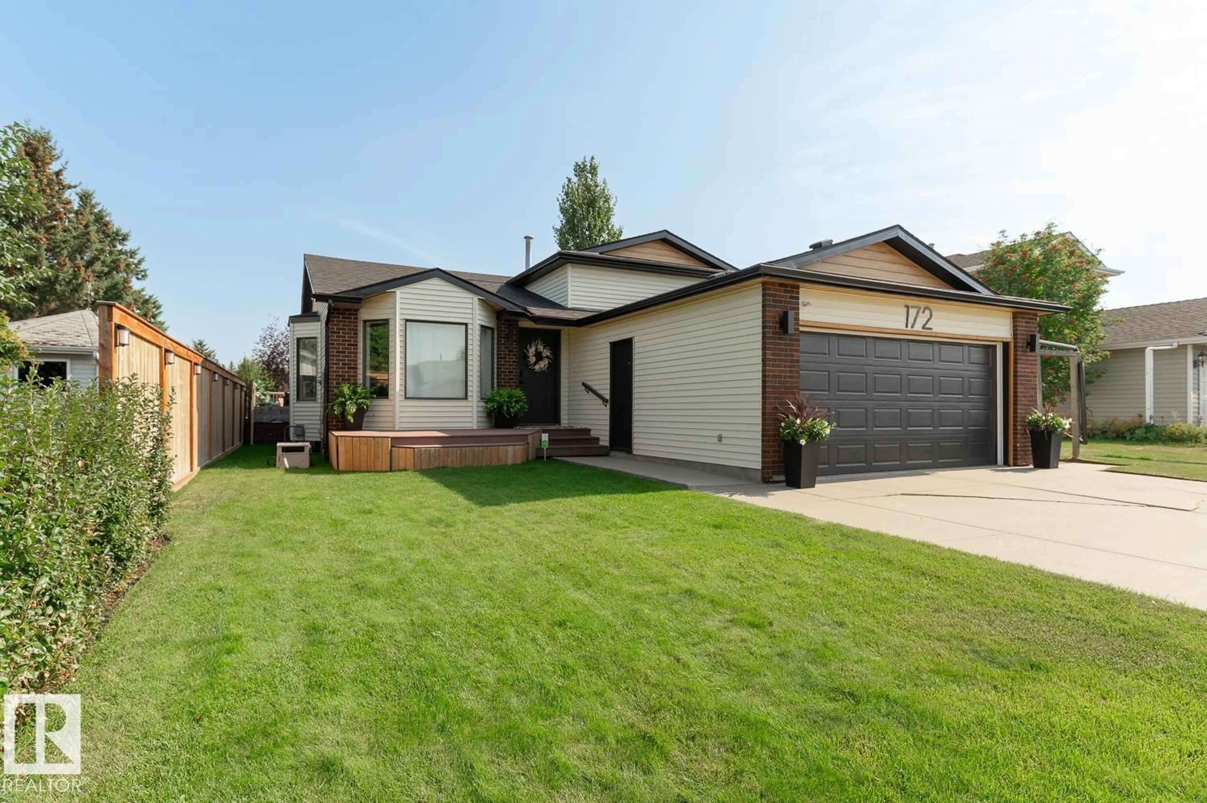 Home with vinyl exterior material, street for 172 ST. ANDREWS DR, Stony Plain Alberta T7Z1K9