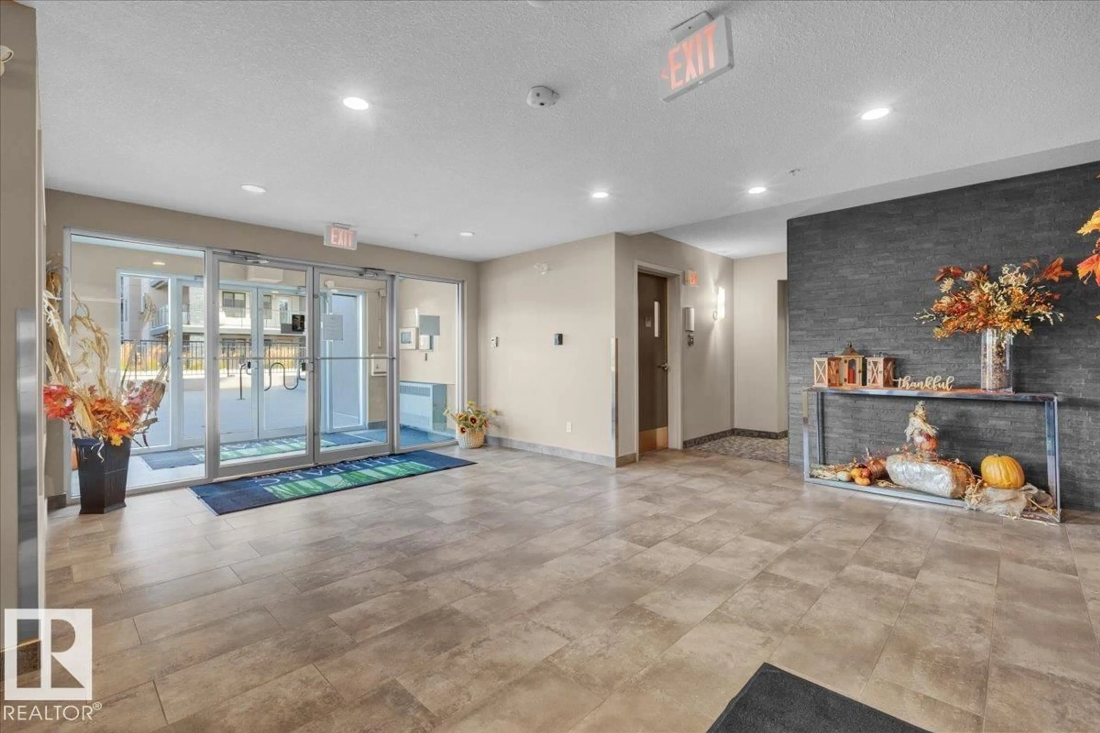 Indoor foyer for #305 - 5029 EDGEMONT BV, Edmonton Alberta T6M2N6