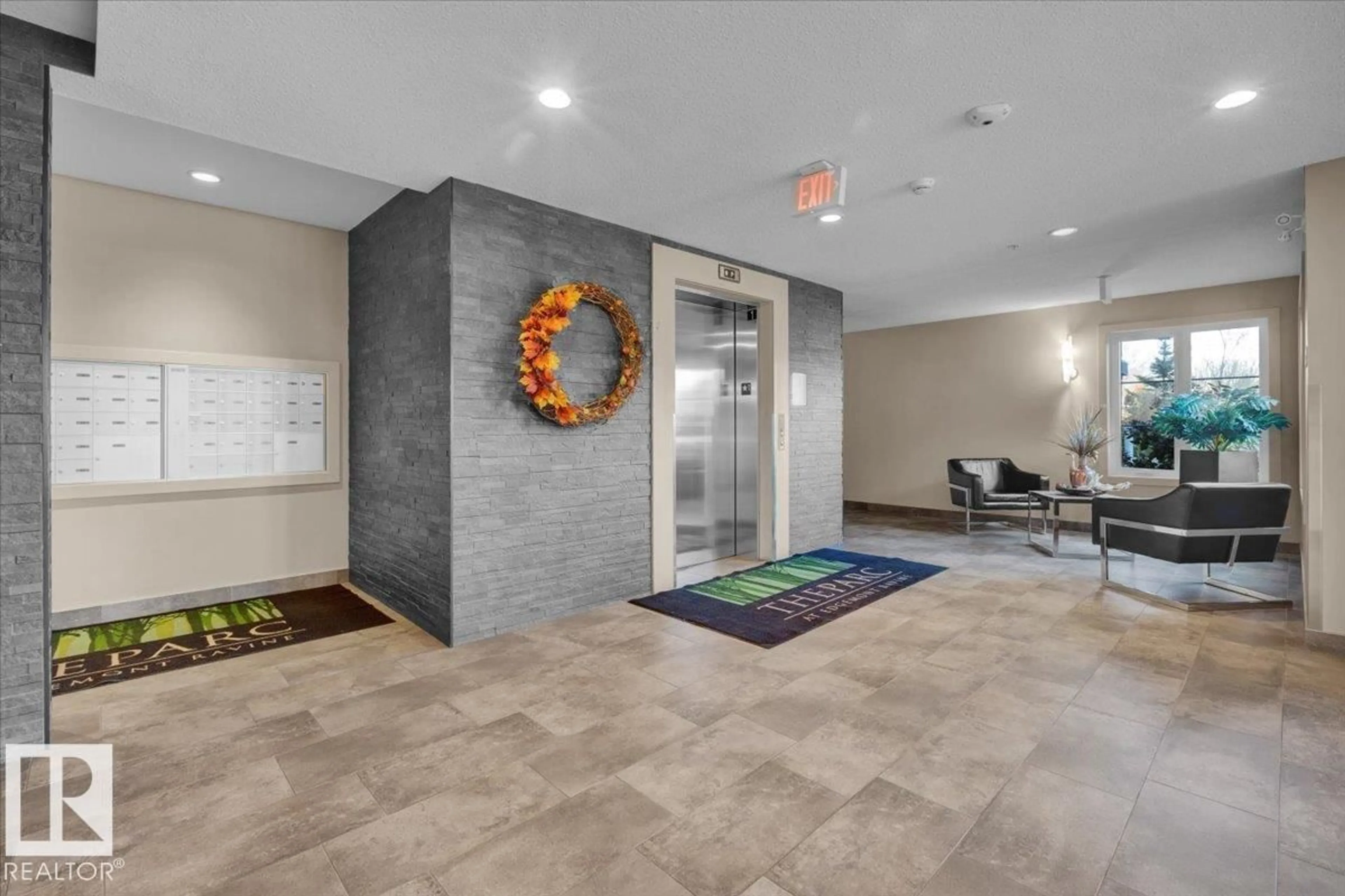 Indoor foyer for #305 - 5029 EDGEMONT BV, Edmonton Alberta T6M2N6