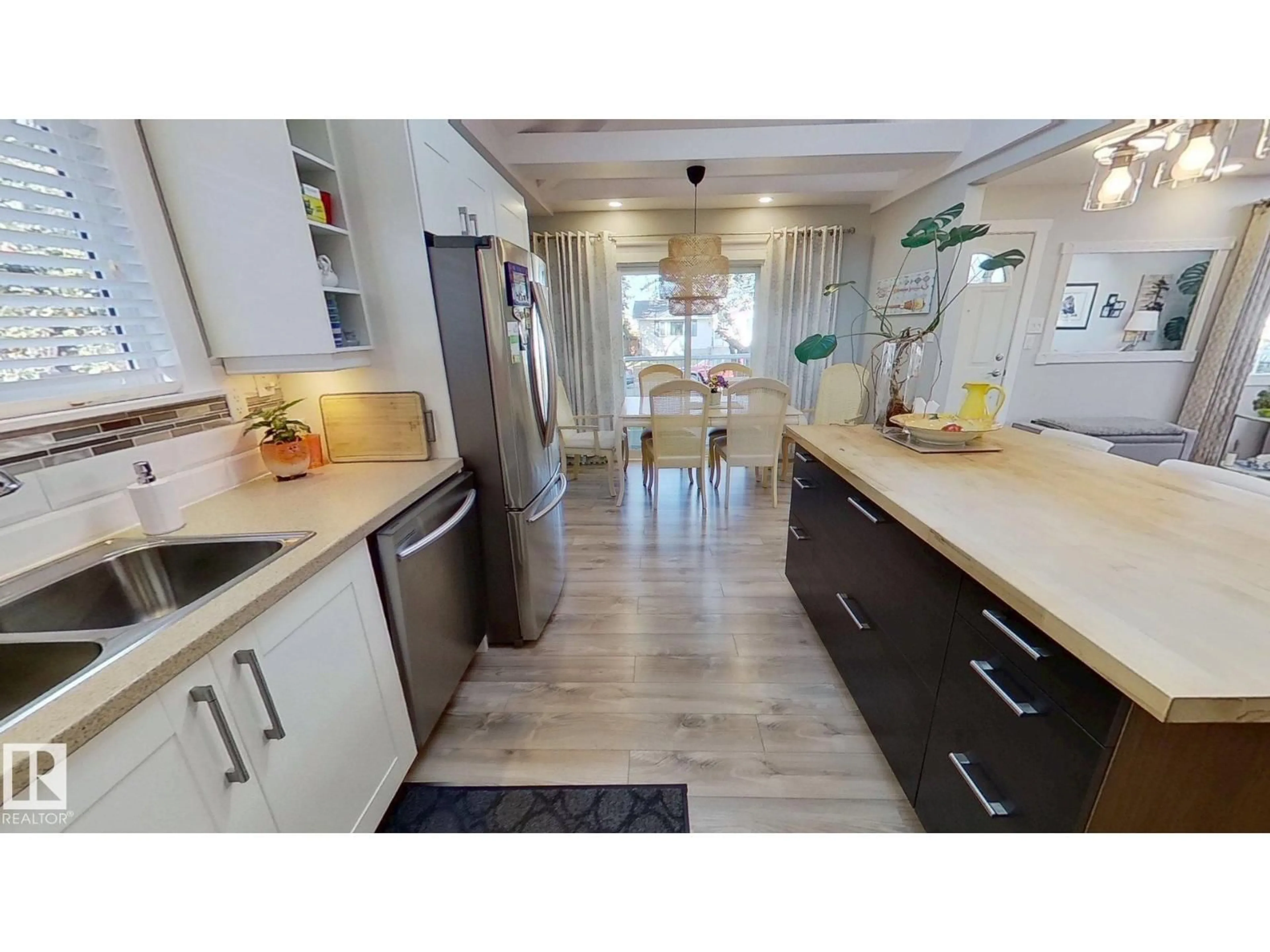 Open concept kitchen, unknown for 2 ATHAPASKAN DR, Leduc Alberta T9E4K3