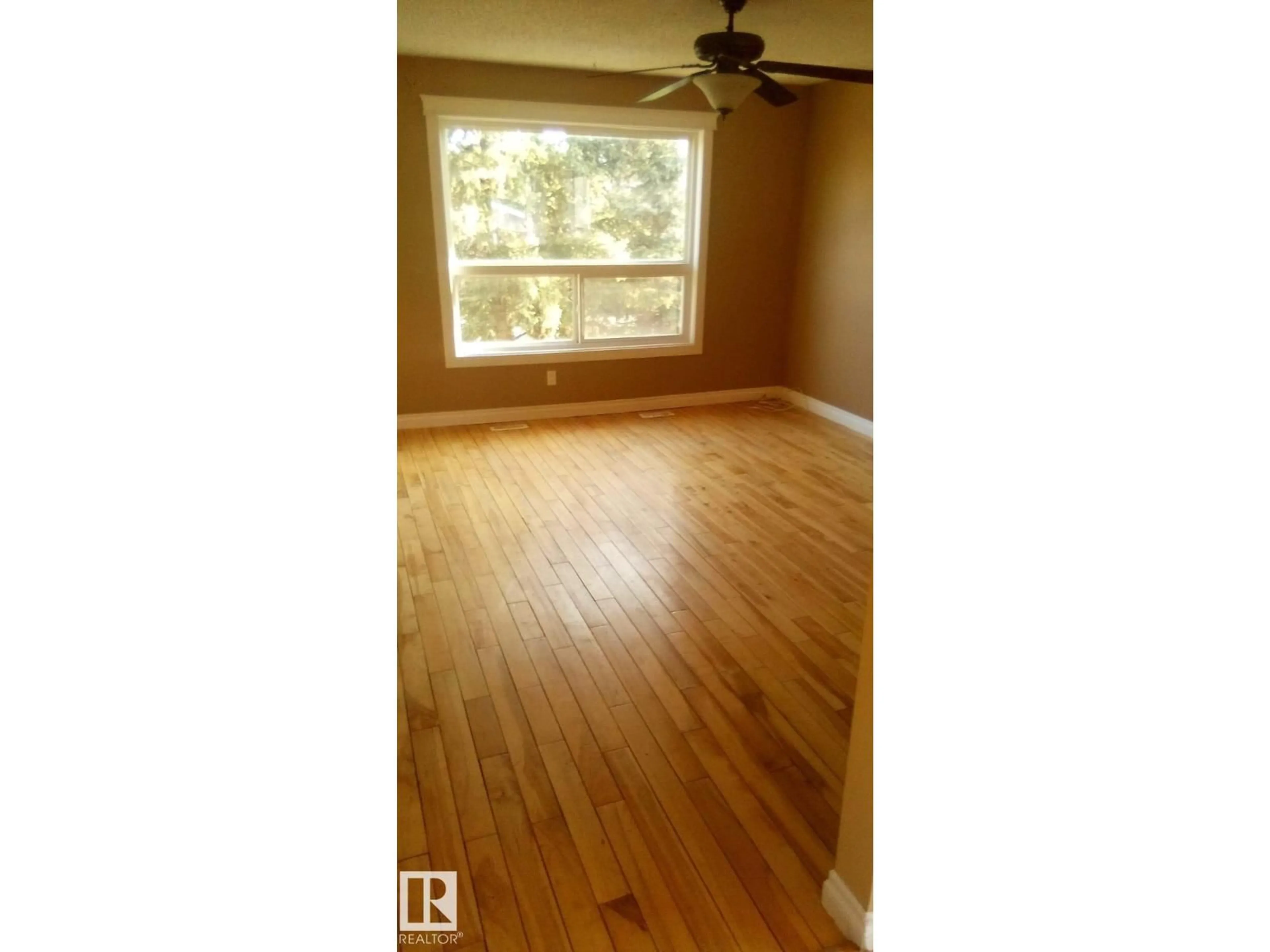 A pic of a room for 3428 143 AV, Edmonton Alberta T5Y1H7