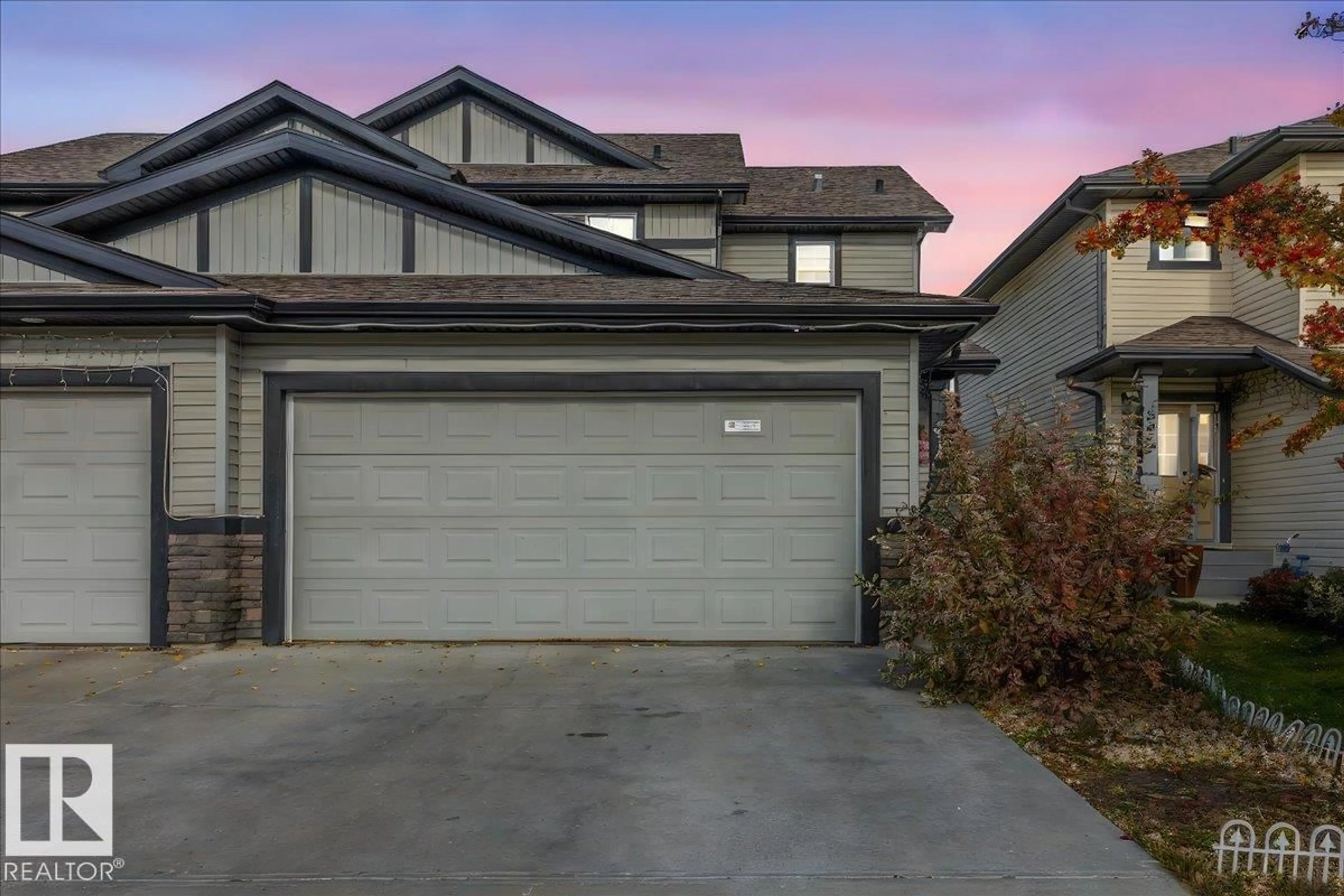 A pic from outside/outdoor area/front of a property/back of a property/a pic from drone, street for 5516 5 AV, Edmonton Alberta T6X1R9