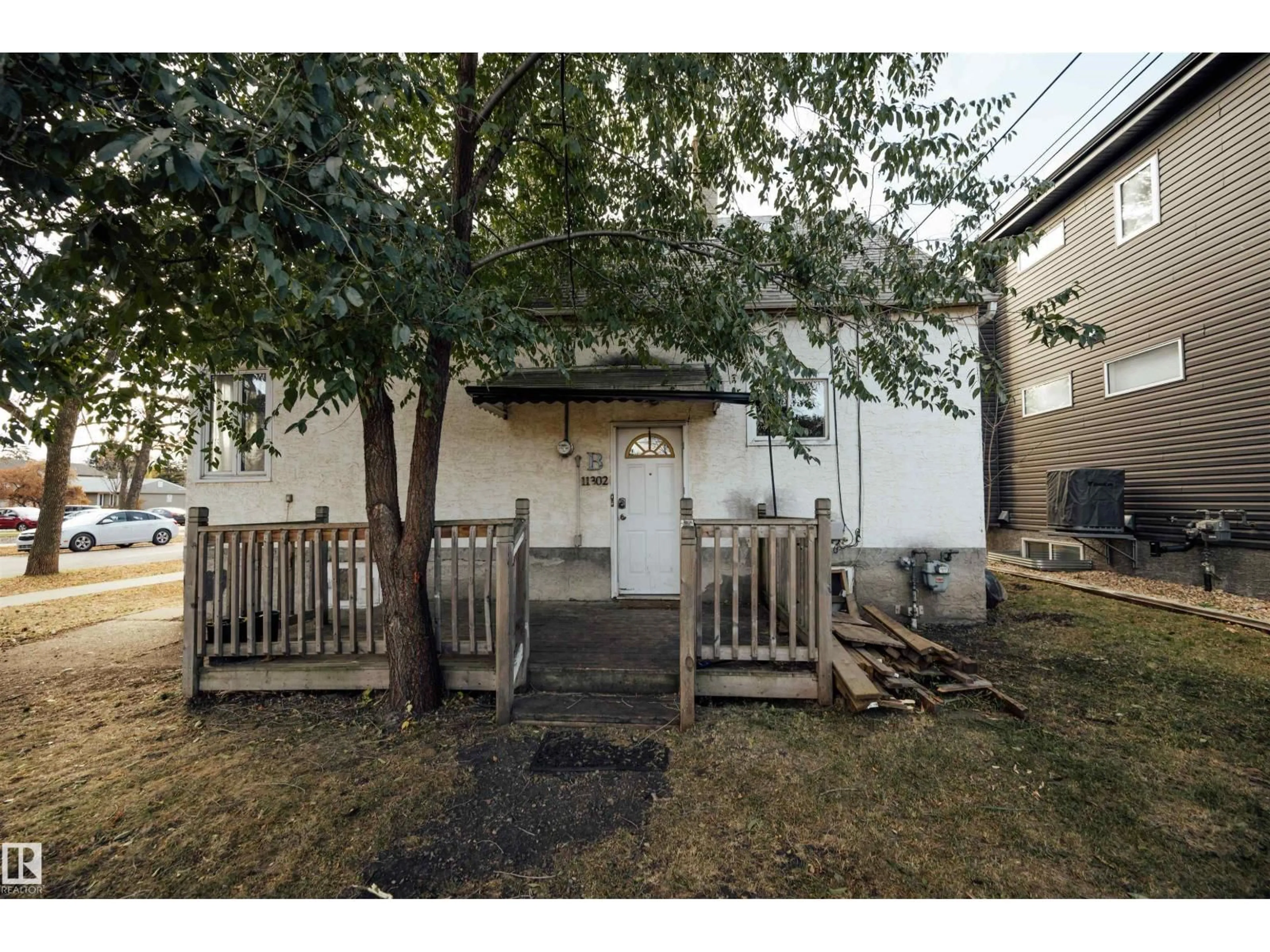 Patio, street for 11302 75 AV, Edmonton Alberta T6G0H5