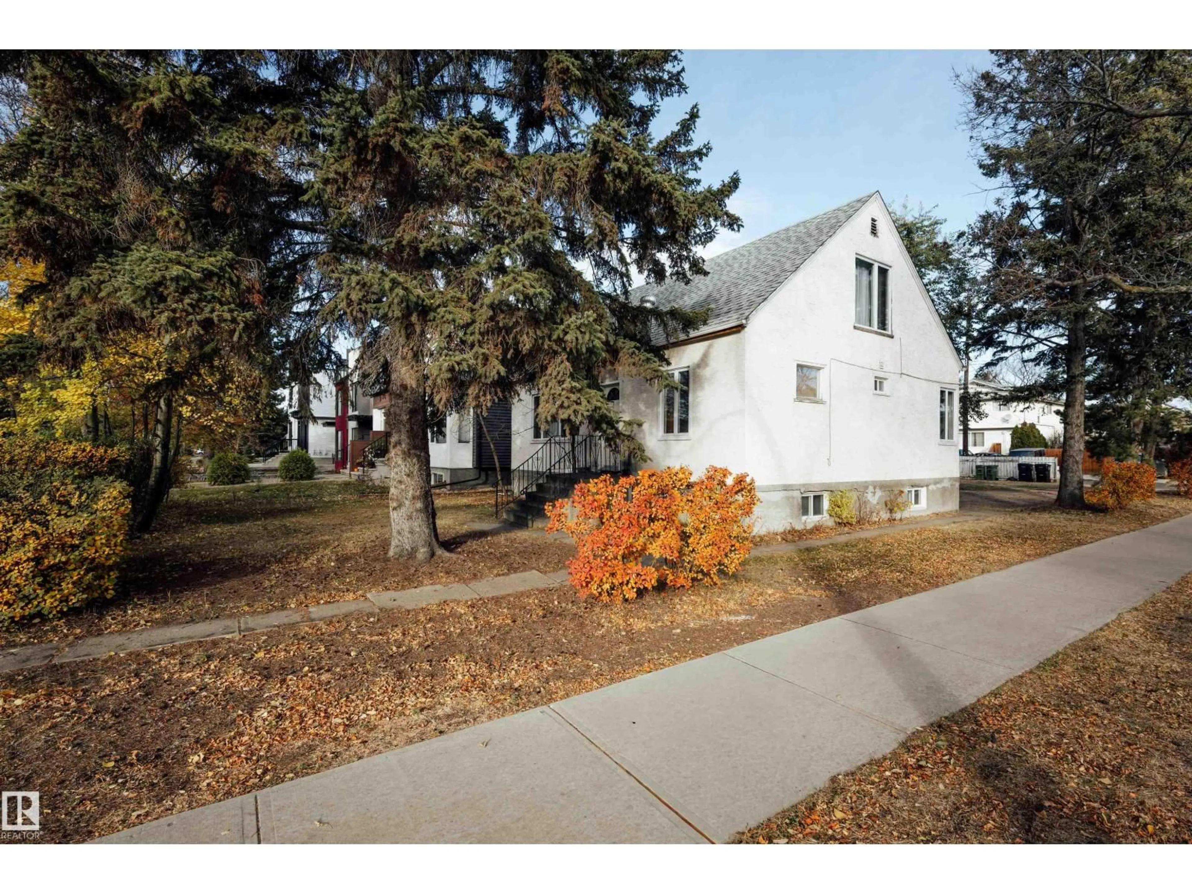Unknown for 11302 75 AV, Edmonton Alberta T6G0H5