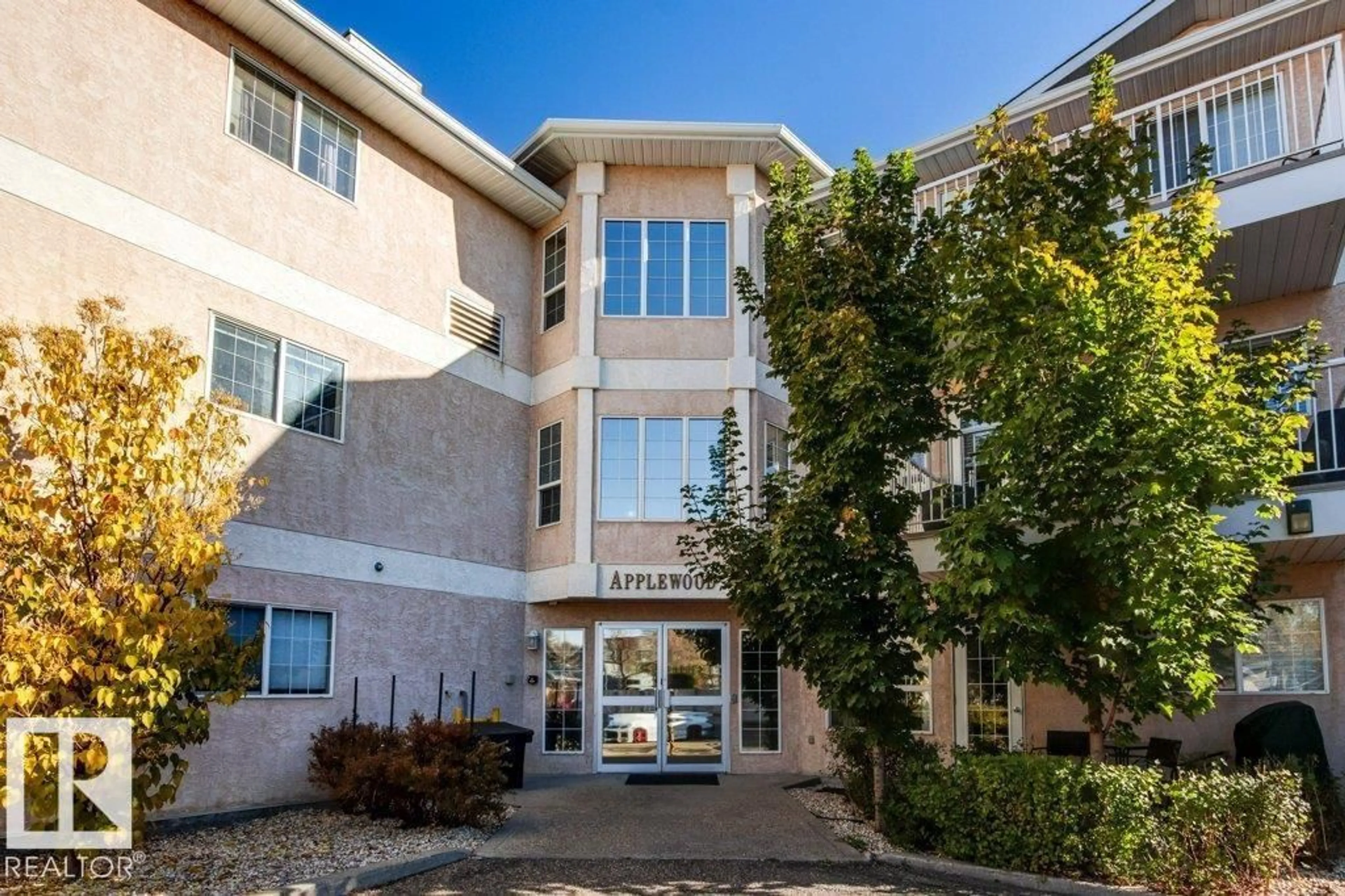 Indoor foyer for #201 - 201 ALPINE BV, St. Albert Alberta T8N3Y3