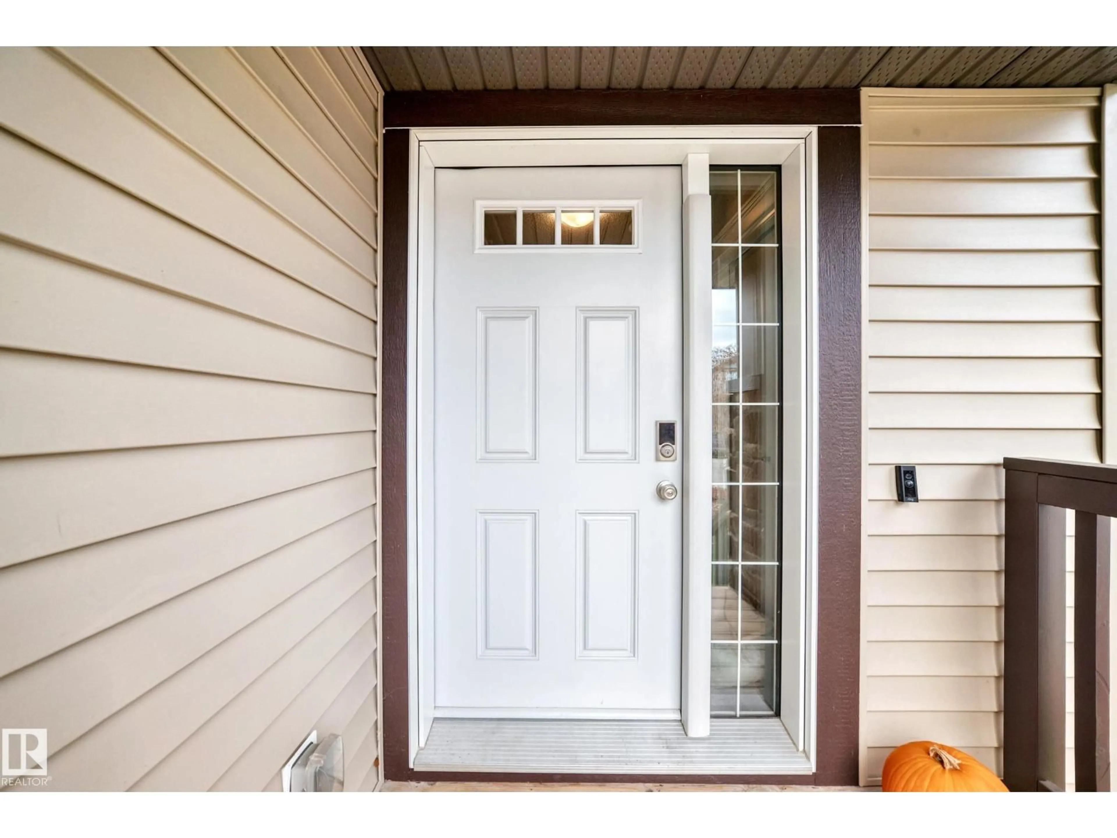 Indoor entryway for 28 DURRAND BN, Fort Saskatchewan Alberta T8L0N2