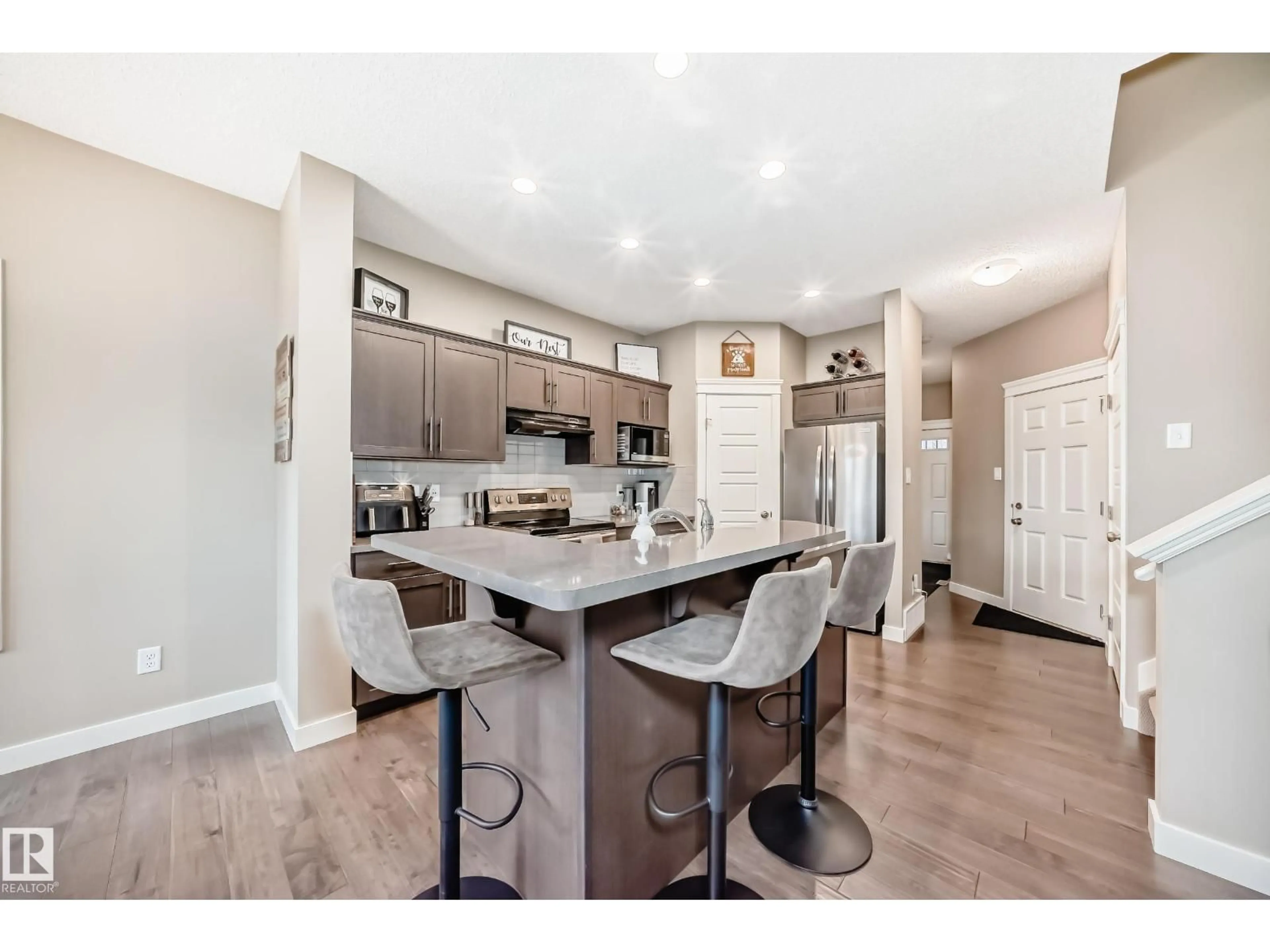 Open concept kitchen, unknown for 28 DURRAND BN, Fort Saskatchewan Alberta T8L0N2