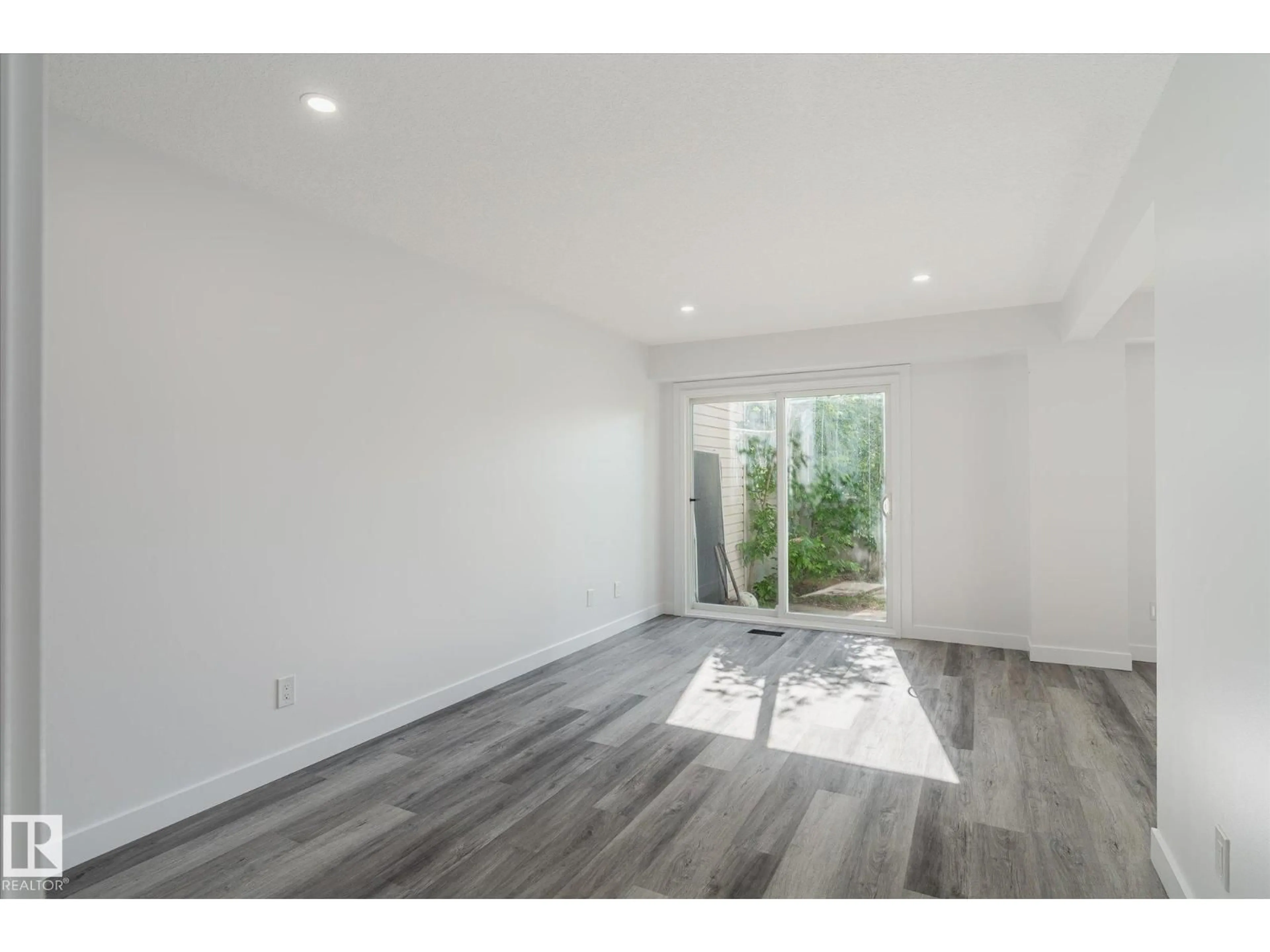 A pic of a room for 199 CENTENNIAL CT, Edmonton Alberta T5P4H5