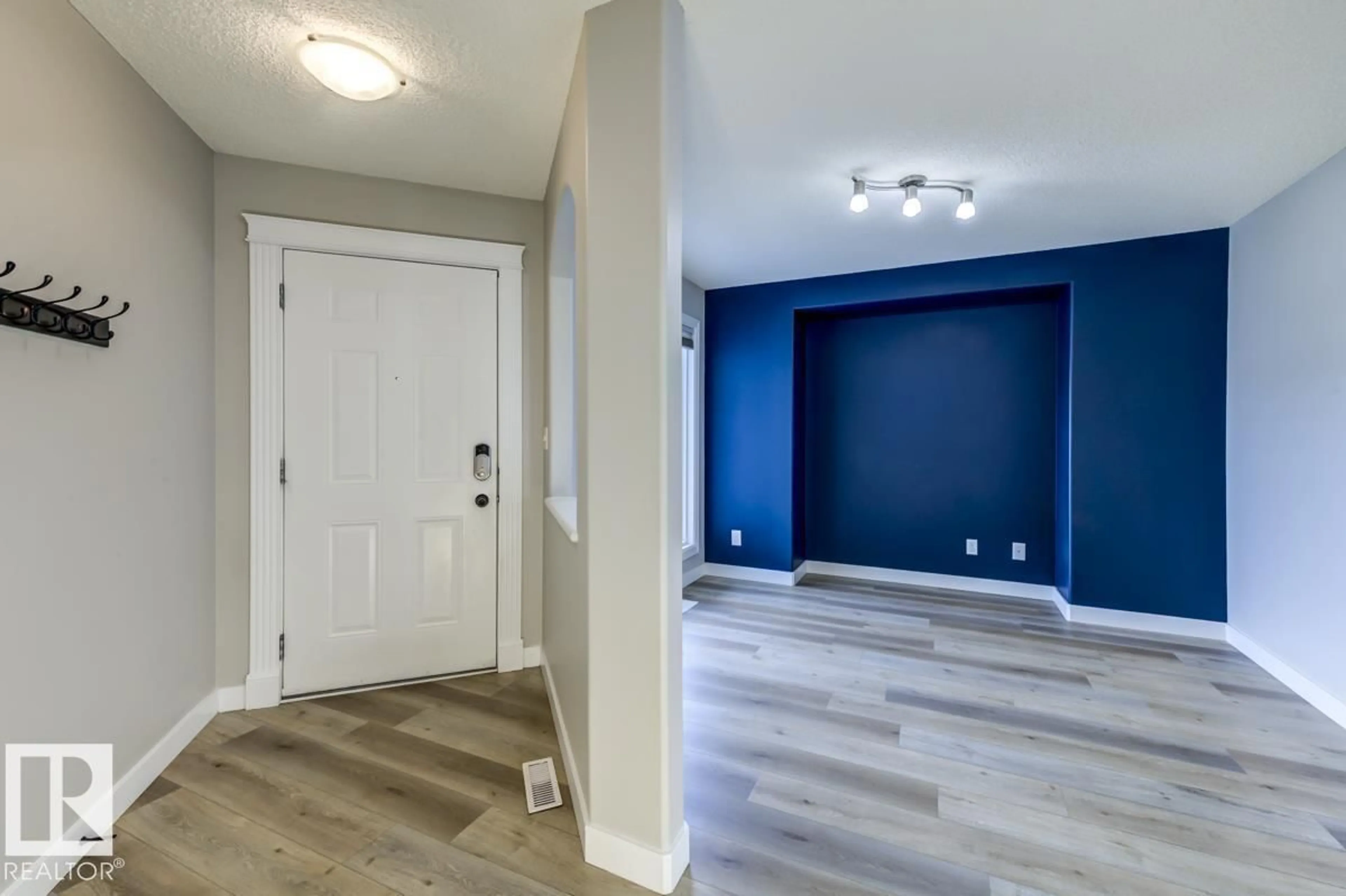 Indoor entryway for 1 HIGHGROVE CR, Sherwood Park Alberta T8A6J9