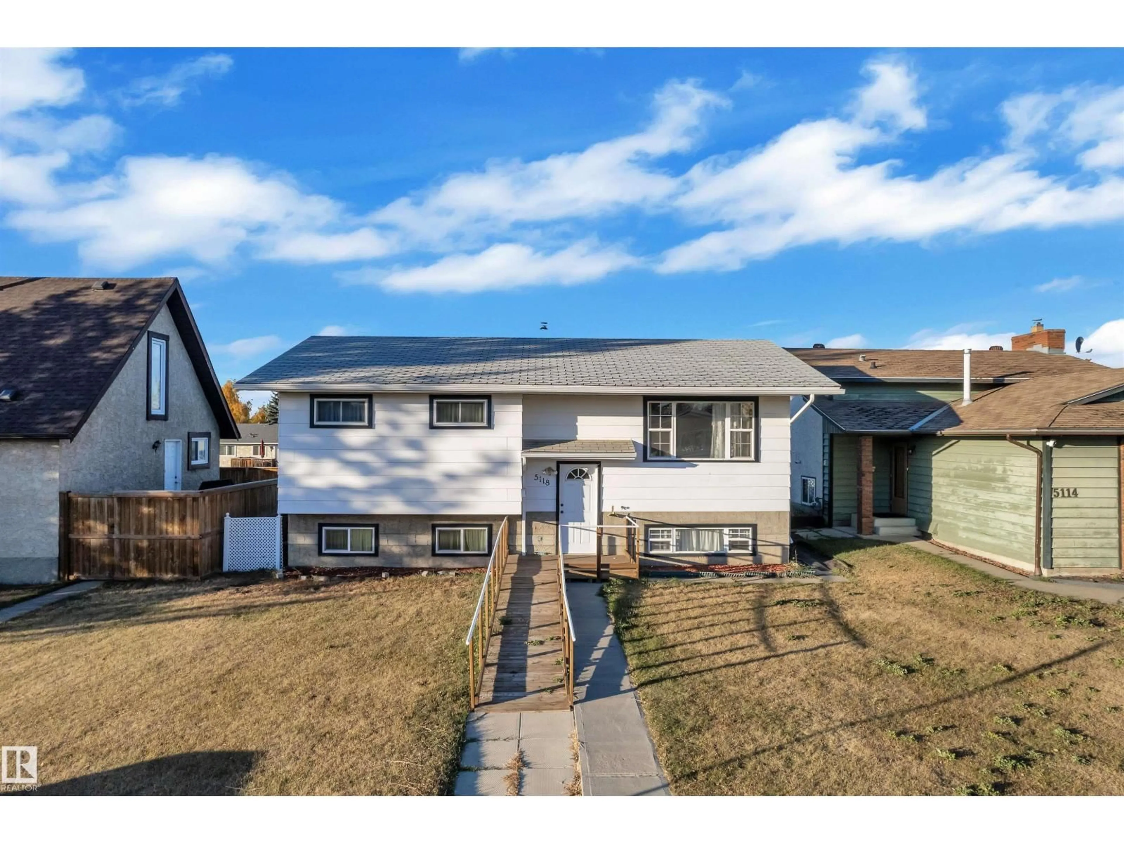 A pic from outside/outdoor area/front of a property/back of a property/a pic from drone, street for 5118 17A AV, Edmonton Alberta T6L1A6