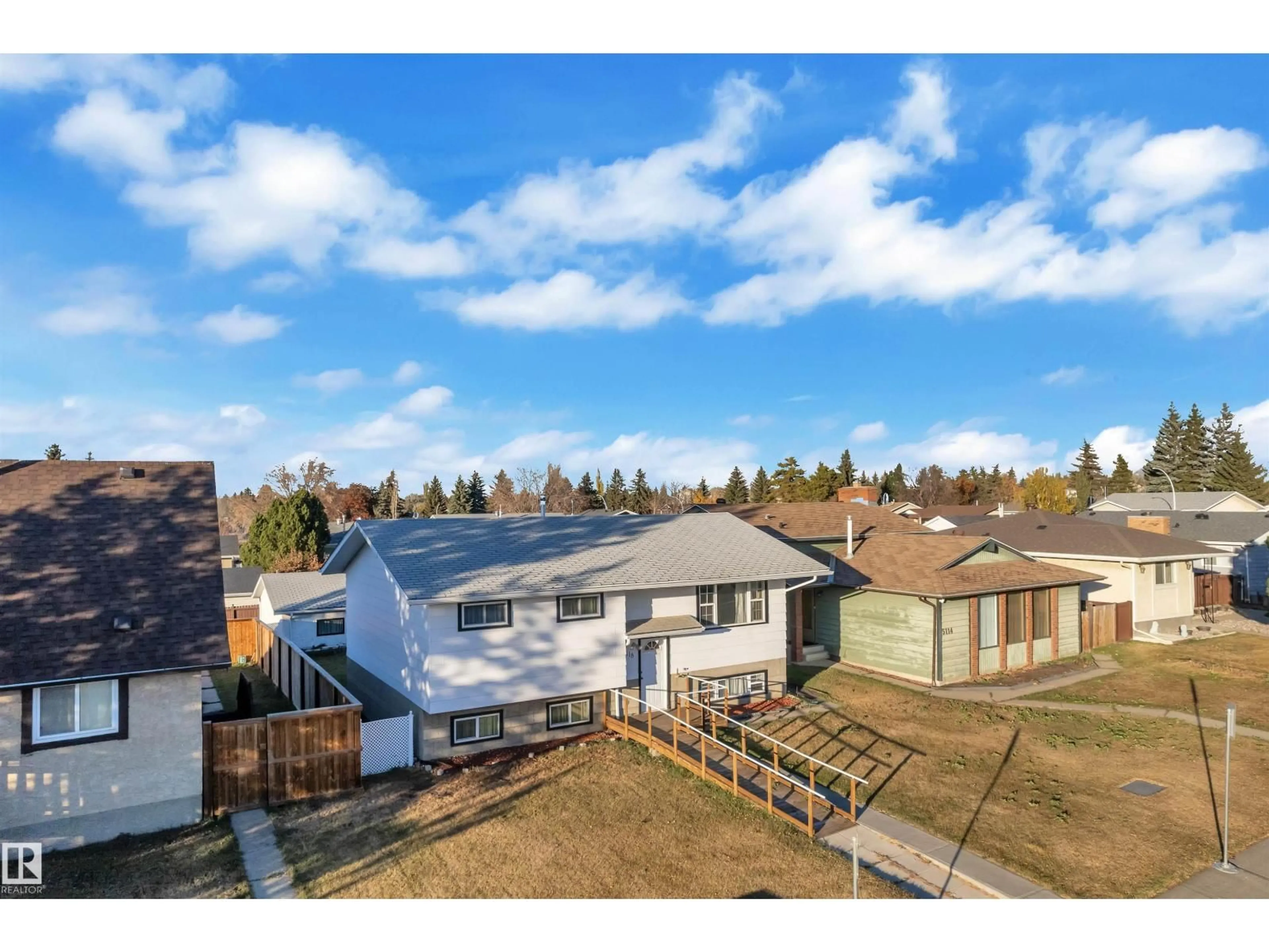 A pic from outside/outdoor area/front of a property/back of a property/a pic from drone, unknown for 5118 17A AV, Edmonton Alberta T6L1A6
