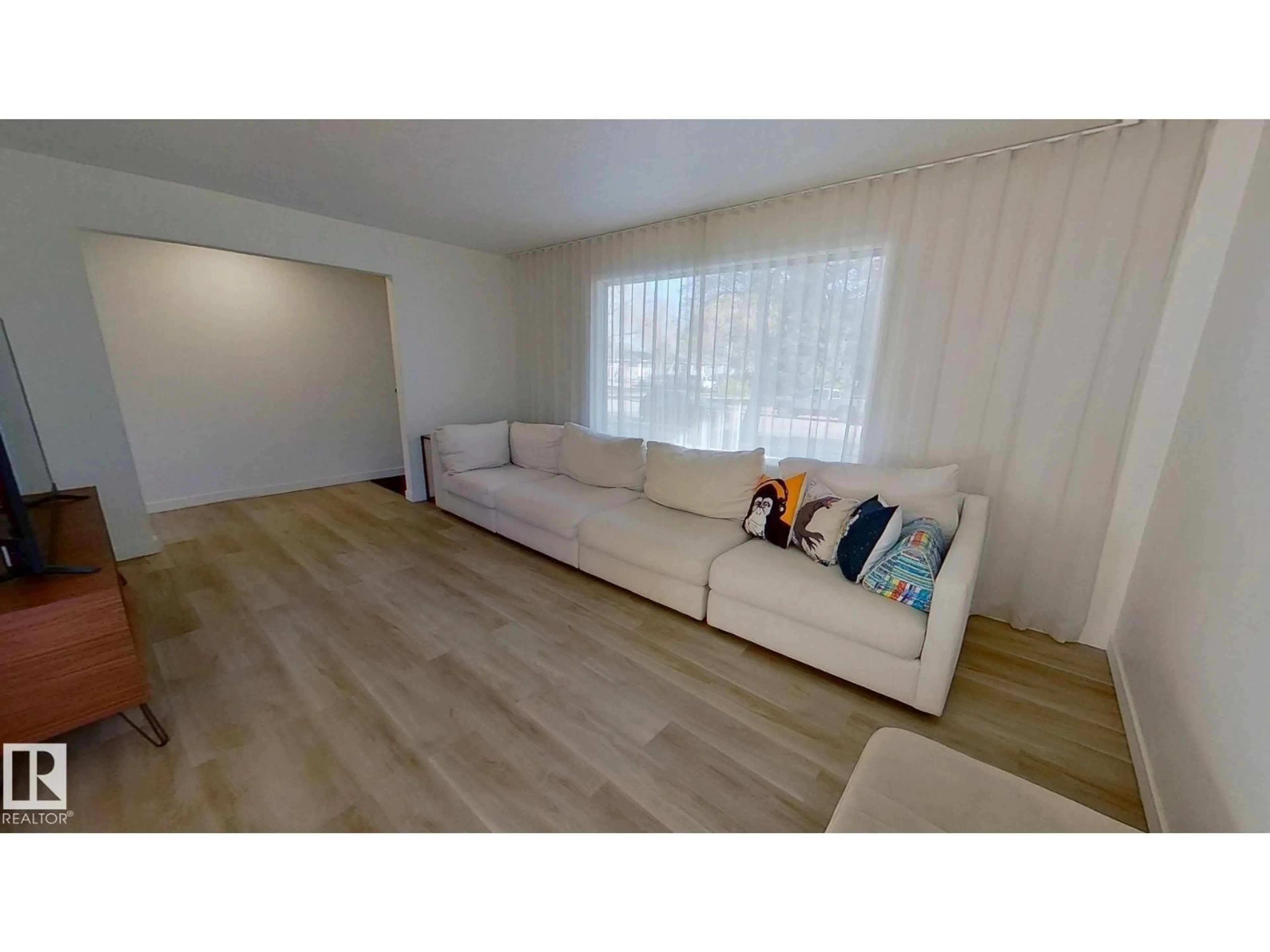 A pic of a room for 16466 104A AV, Edmonton Alberta T5P0T4