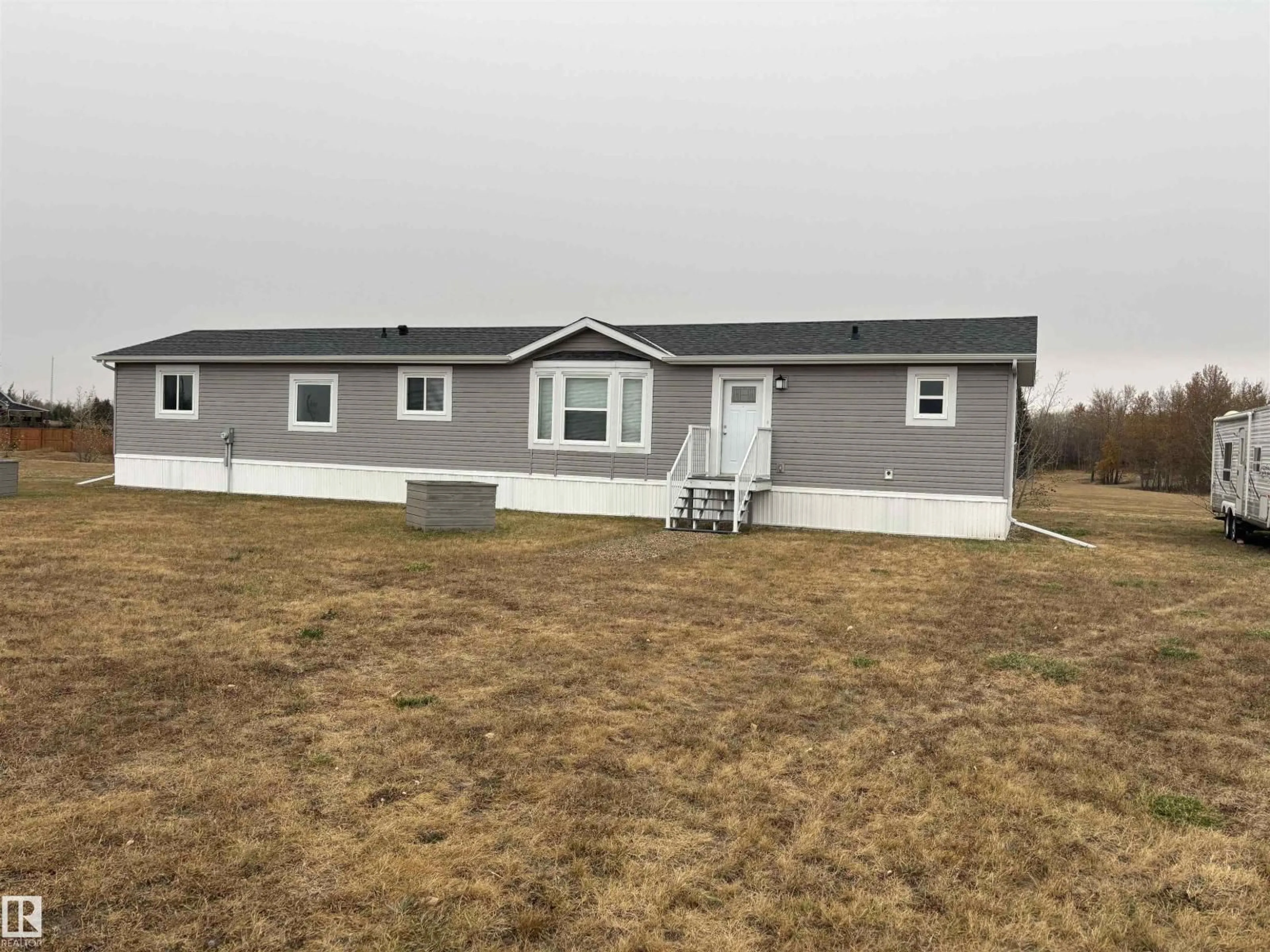 Home with vinyl exterior material, unknown for 1602 PARAKEET CL, Rural Camrose County Alberta T0B4J1