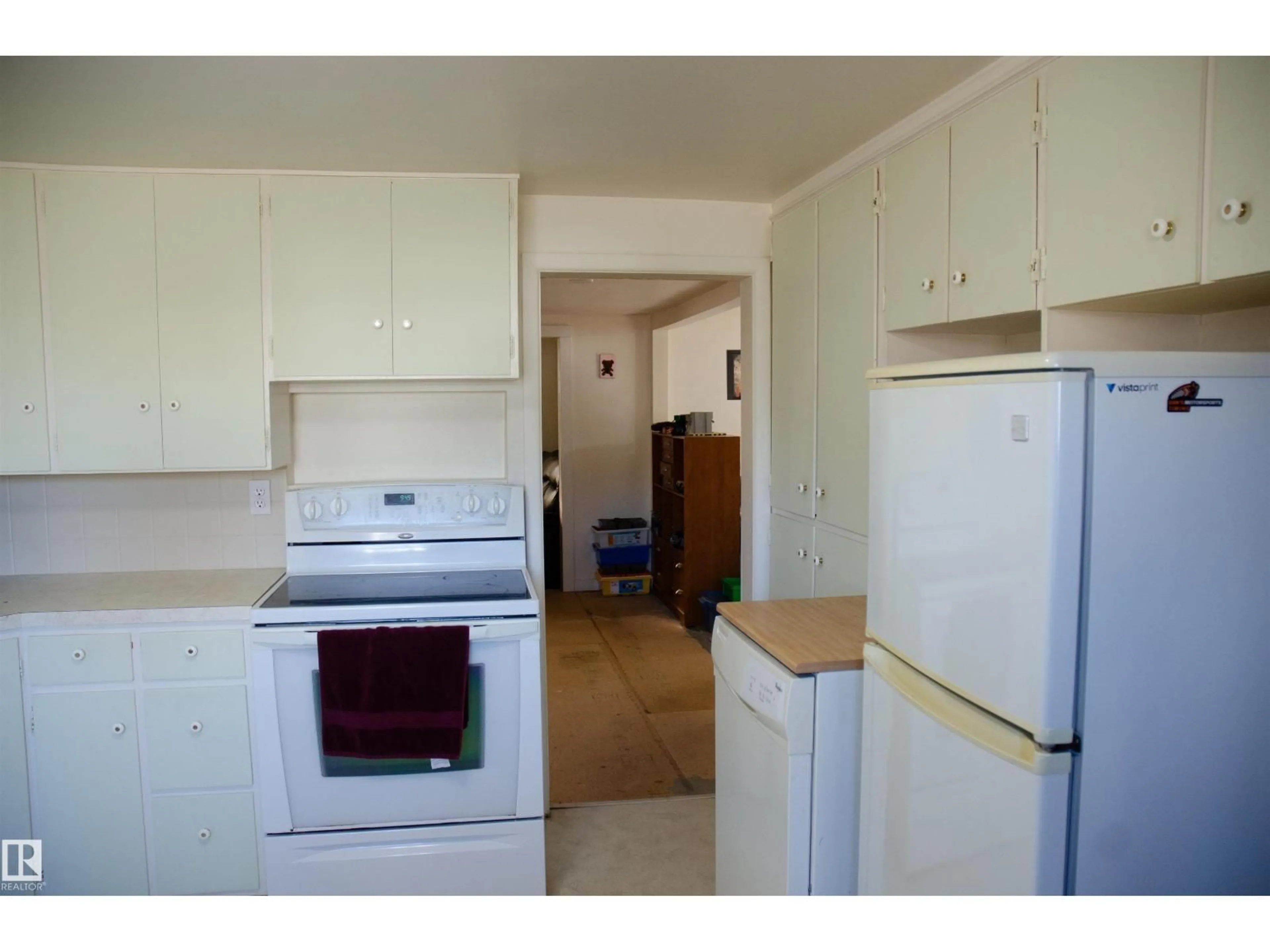 Standard kitchen, wood/laminate floor for 4617 55 AV, Wetaskiwin Alberta T9A1A1