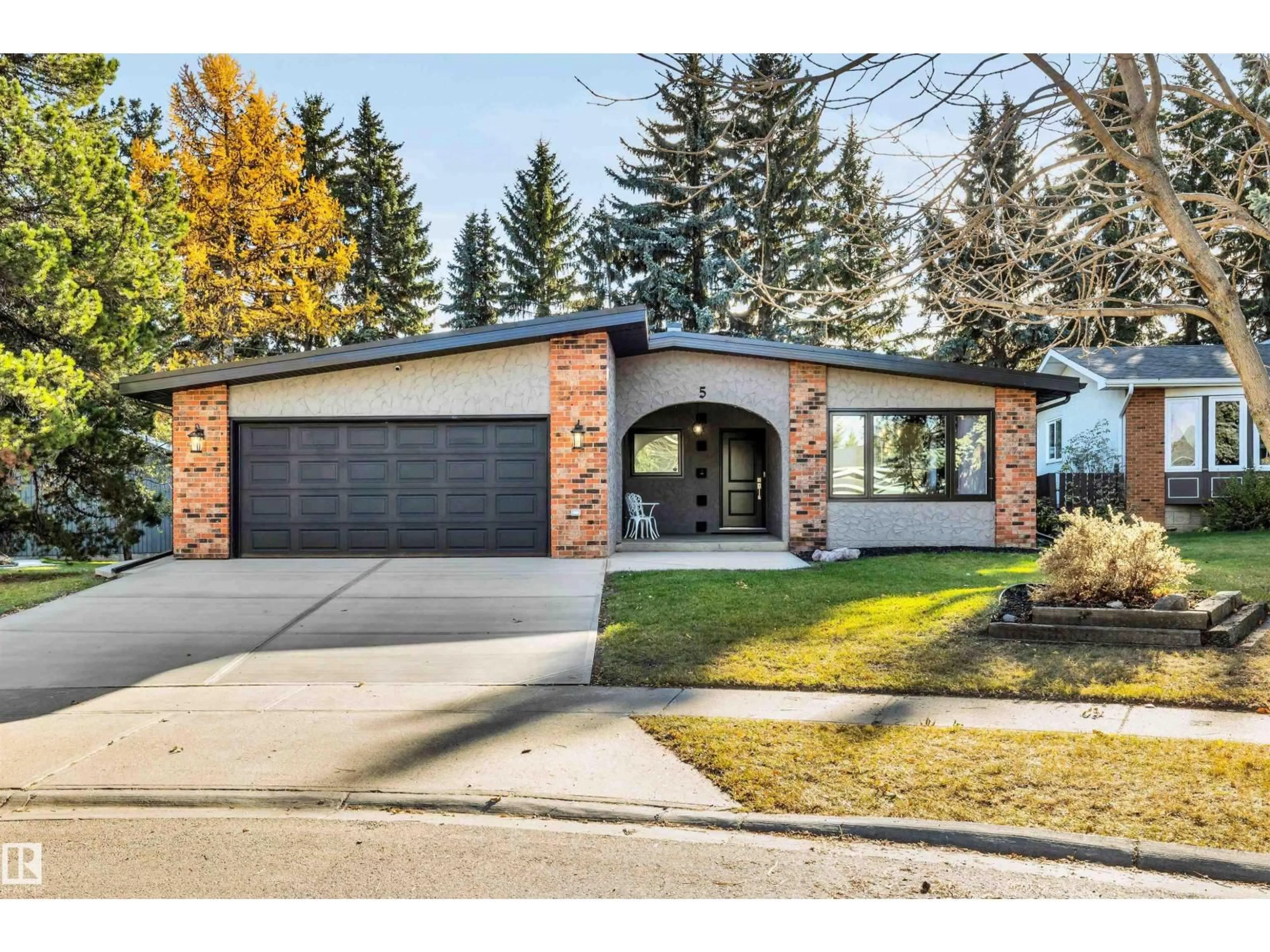 Home with brick exterior material, street for 5 GILCHRIST PL, St. Albert Alberta T8N2M3
