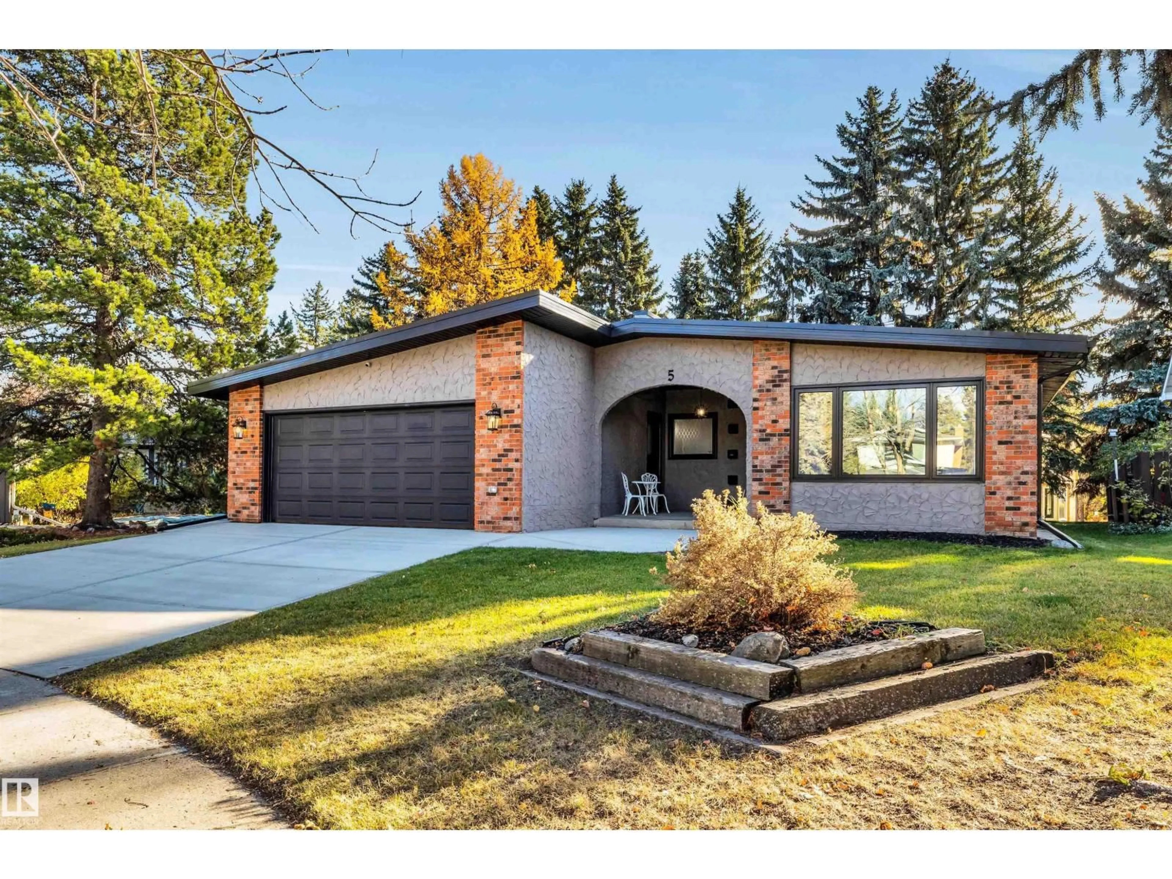 Home with brick exterior material, street for 5 GILCHRIST PL, St. Albert Alberta T8N2M3